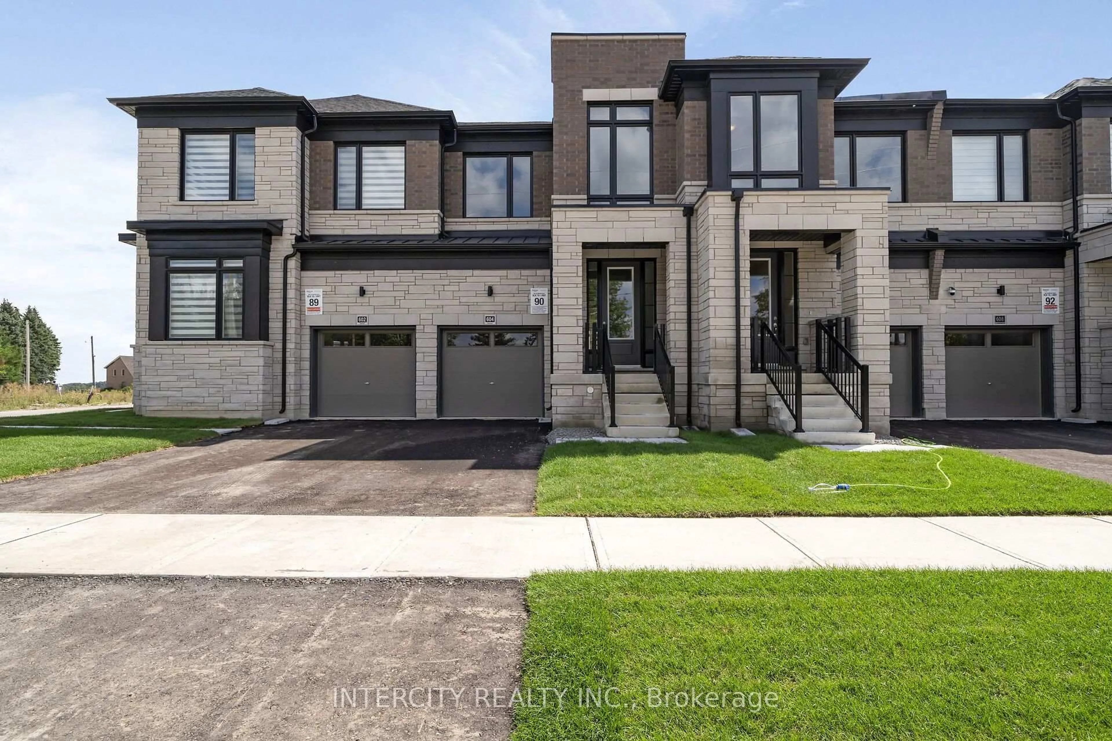 Home with brick exterior material, street for 604 Glasgow Rd #18-90, Caledon Ontario L7E 4N1