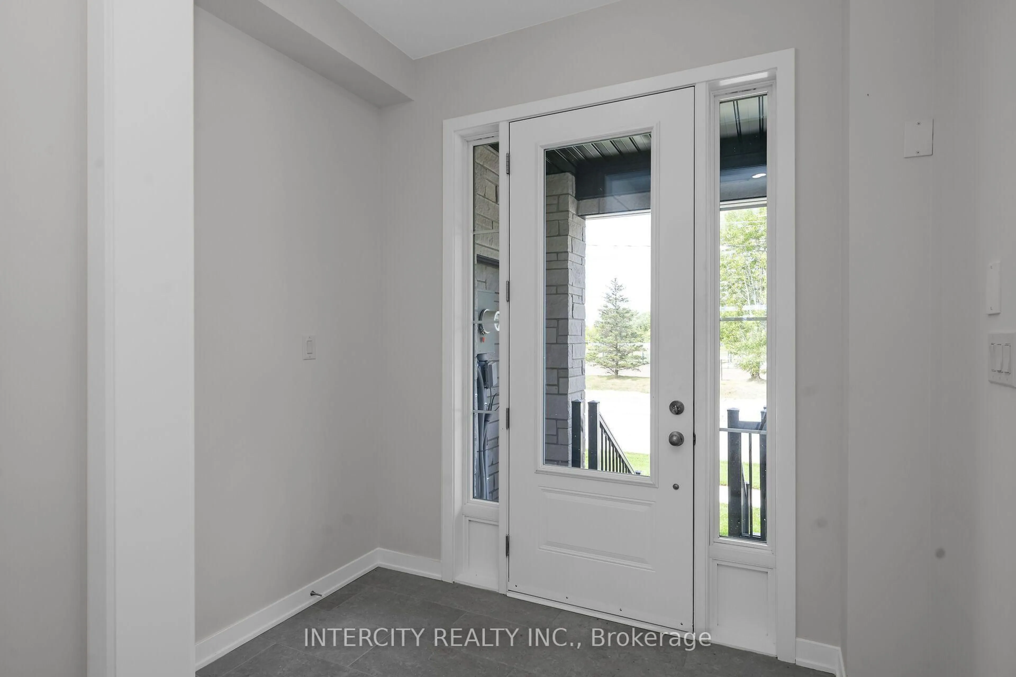 Indoor entryway for 604 Glasgow Rd #18-90, Caledon Ontario L7E 4N1