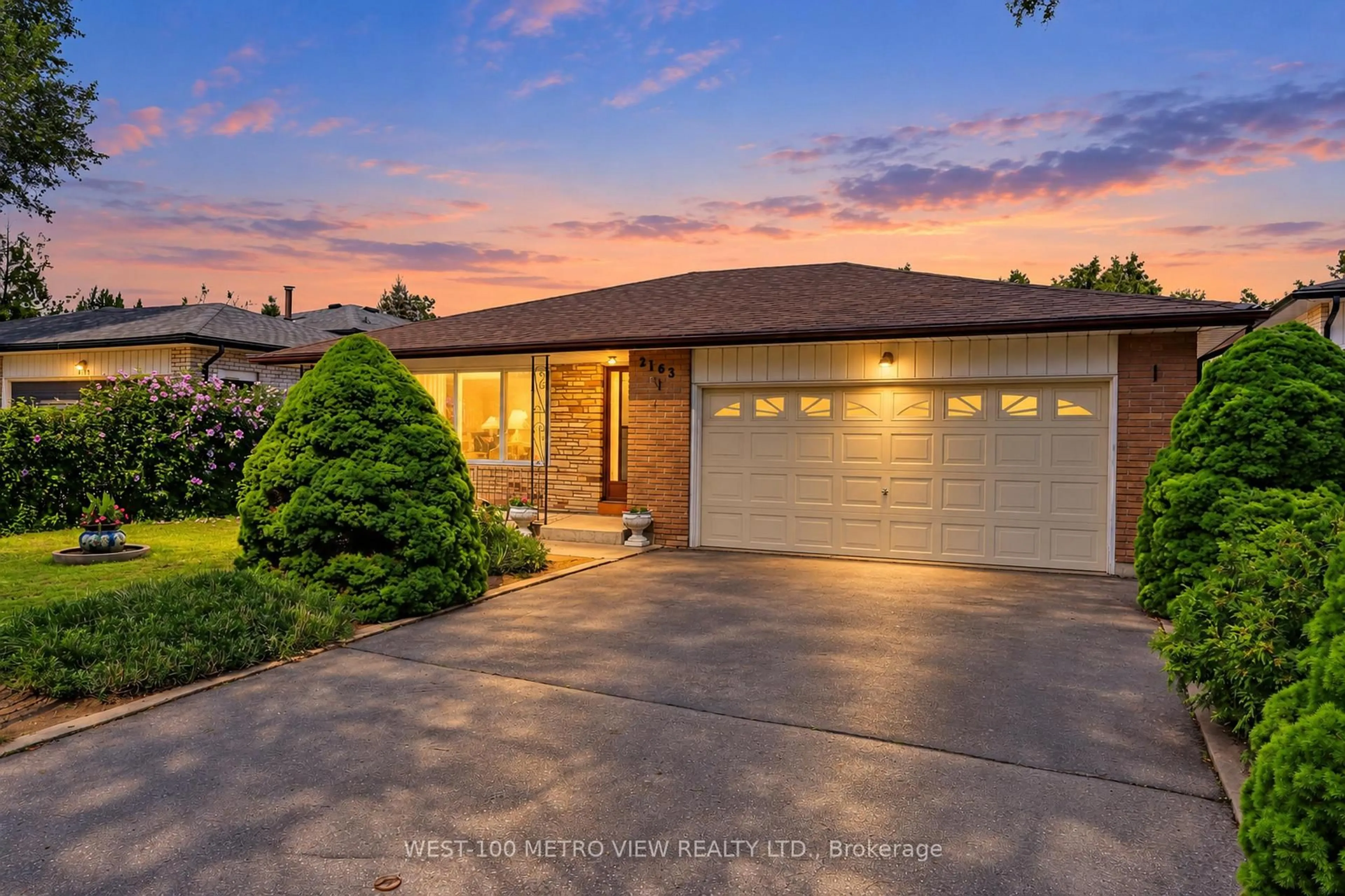 Home with brick exterior material, street for 2163 Asta Dr, Mississauga Ontario L5A 2T6