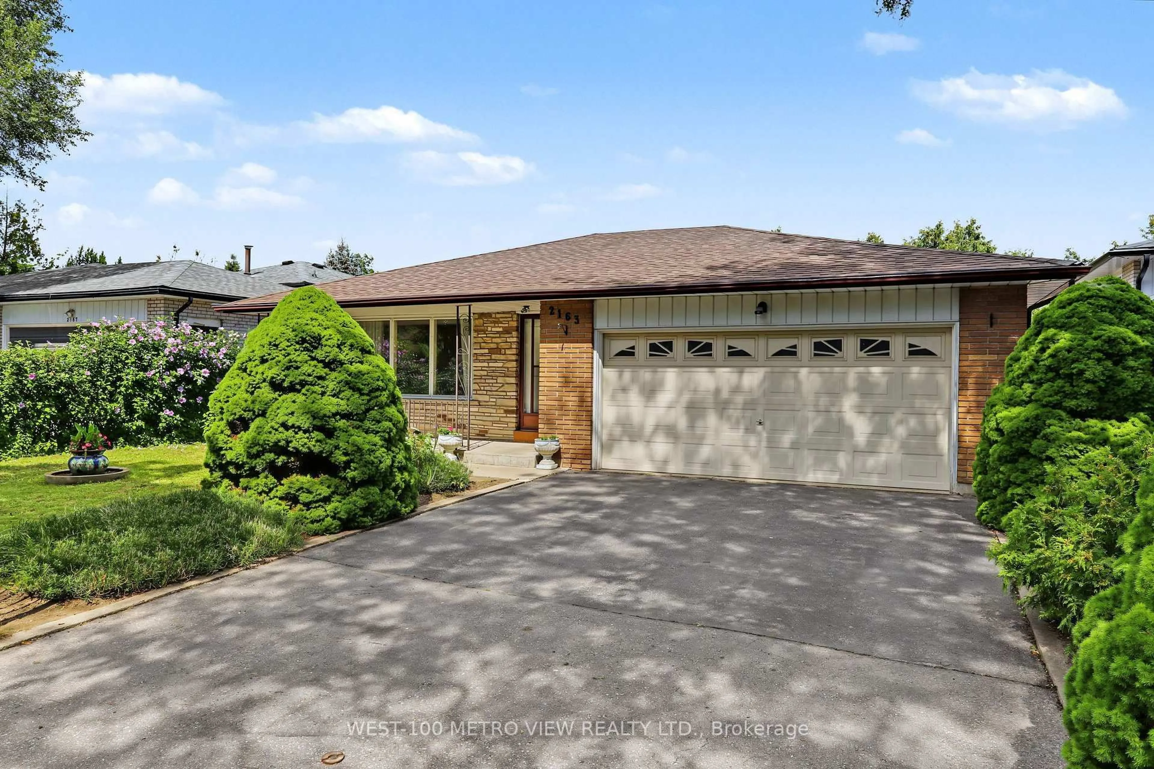 Home with brick exterior material, street for 2163 Asta Dr, Mississauga Ontario L5A 2T6