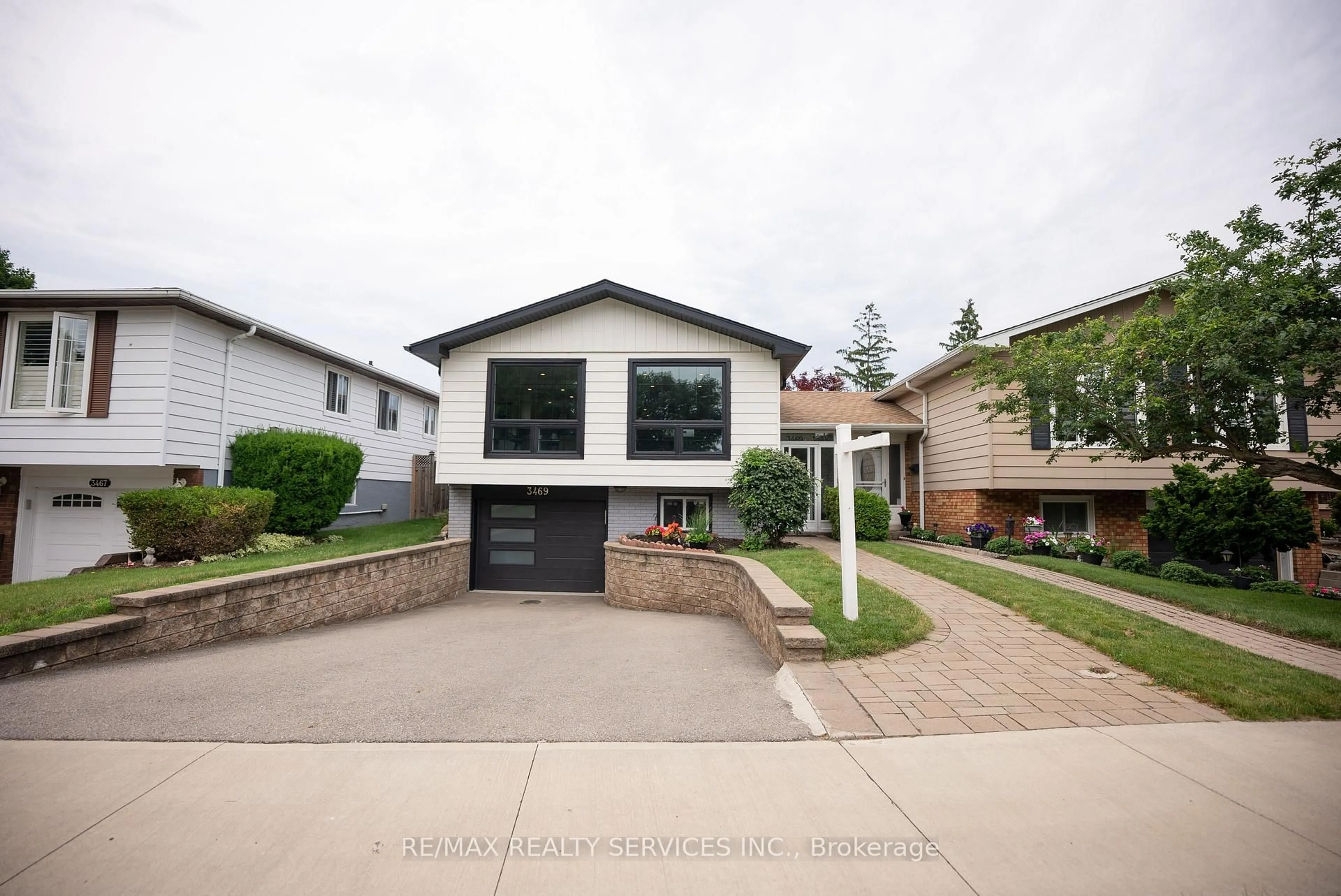 Unknown for 3469 Caplan Cres, Burlington Ontario L7N 2P9