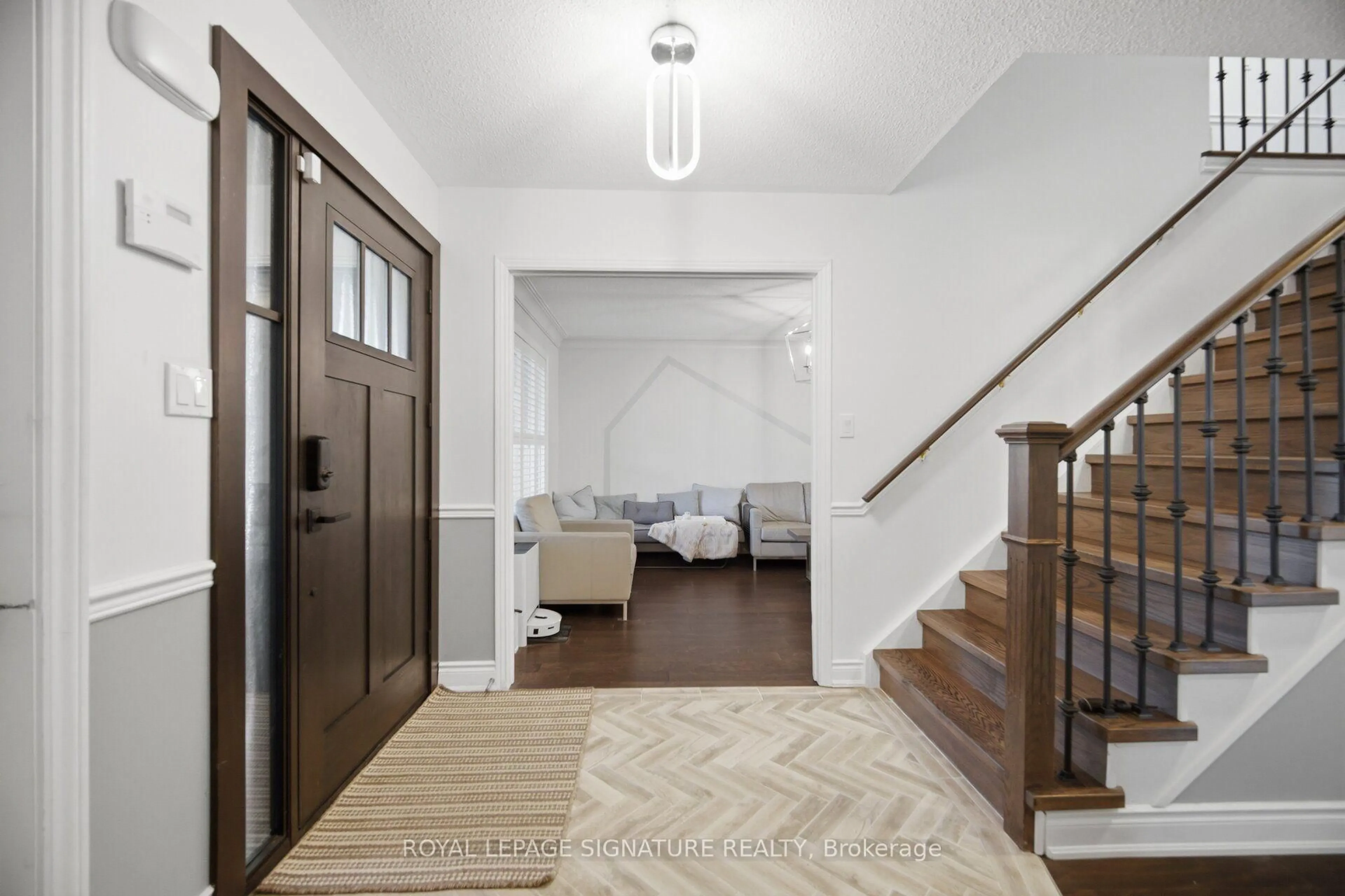 Indoor entryway for 3217 Hazelwood Ave, Burlington Ontario L7M 2V3