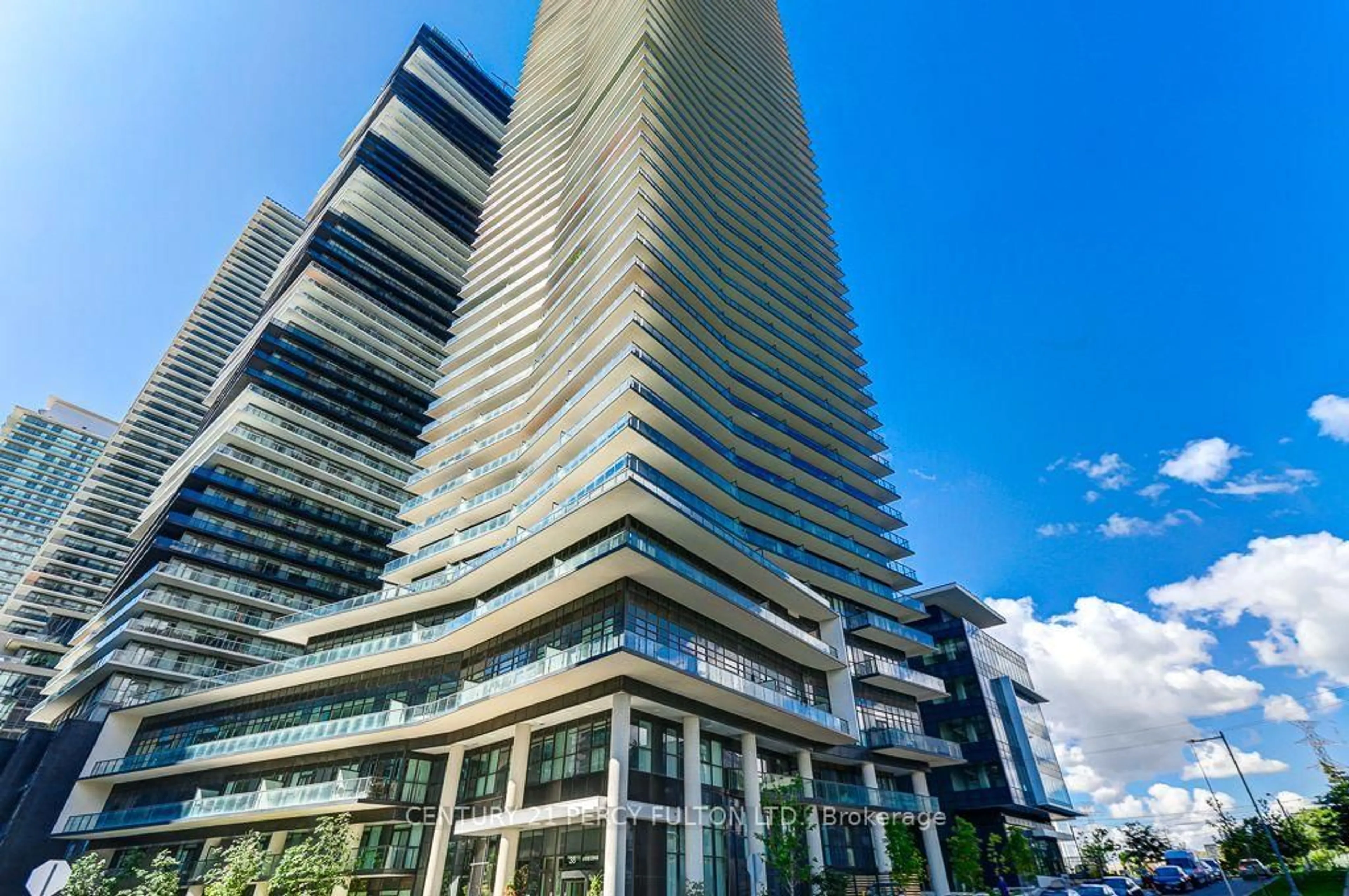 Indoor foyer for 38 Annie Craig Dr #1110, Toronto Ontario M8V 0G9
