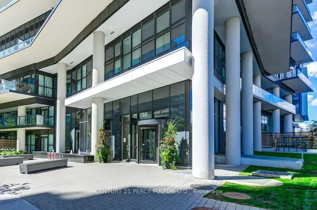 38 Annie Craig Dr #1110, Toronto 2