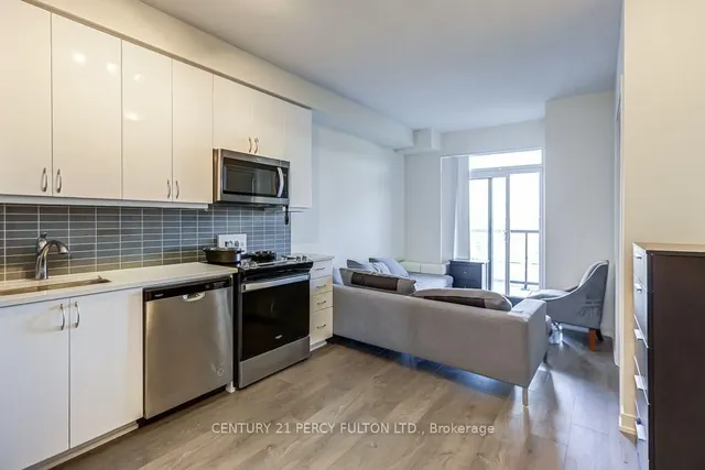 38 Annie Craig Dr #1110, Toronto 5
