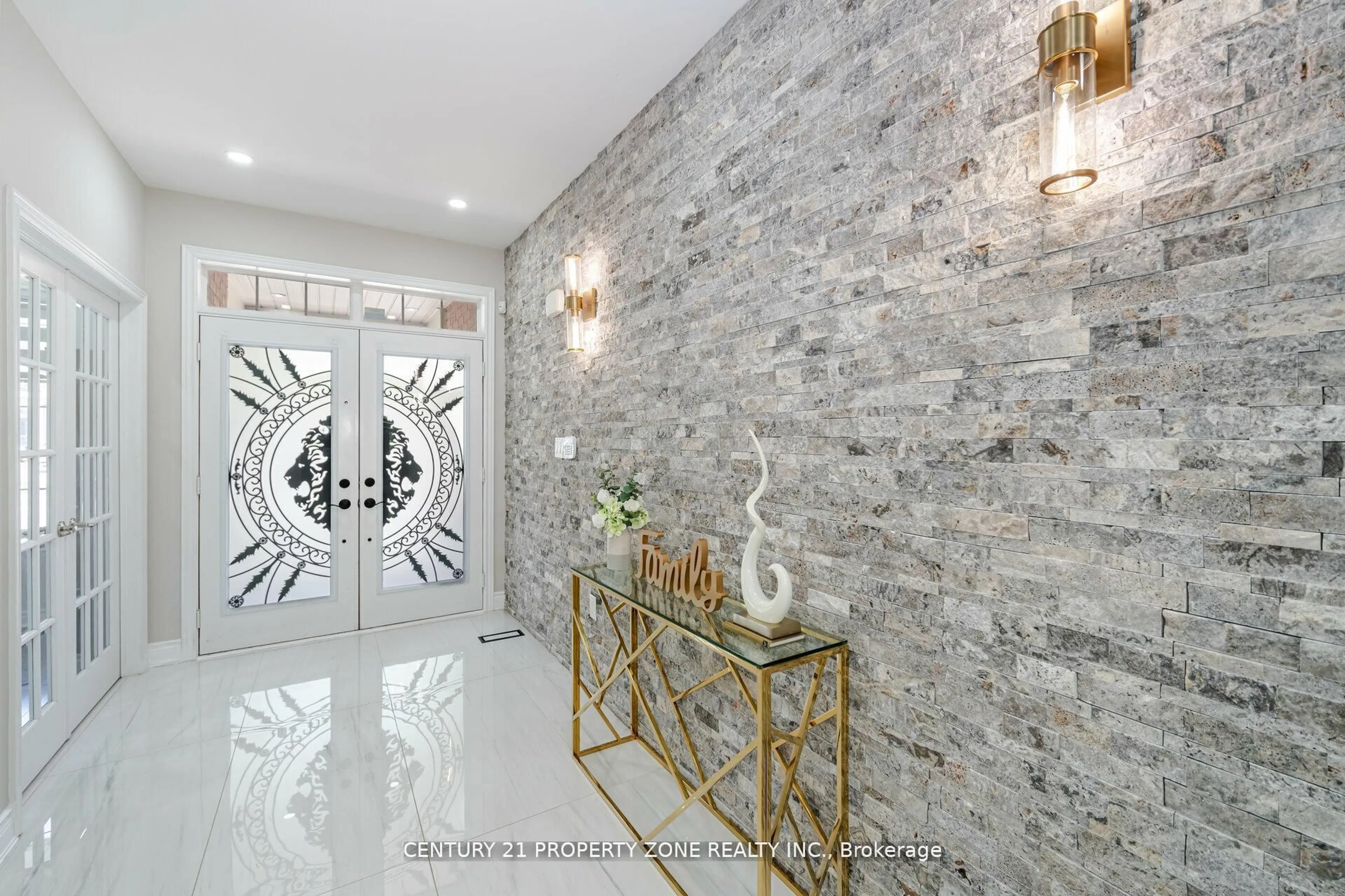 Indoor entryway for 8 Teal Crest Circ, Brampton Ontario L6X 2Z6
