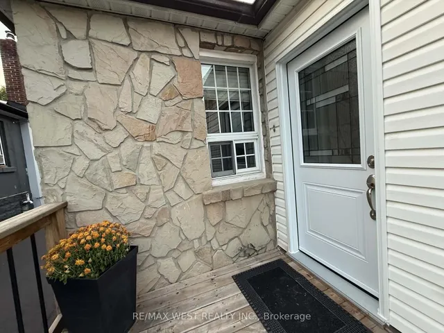 76 Laburnham Ave, Toronto 3