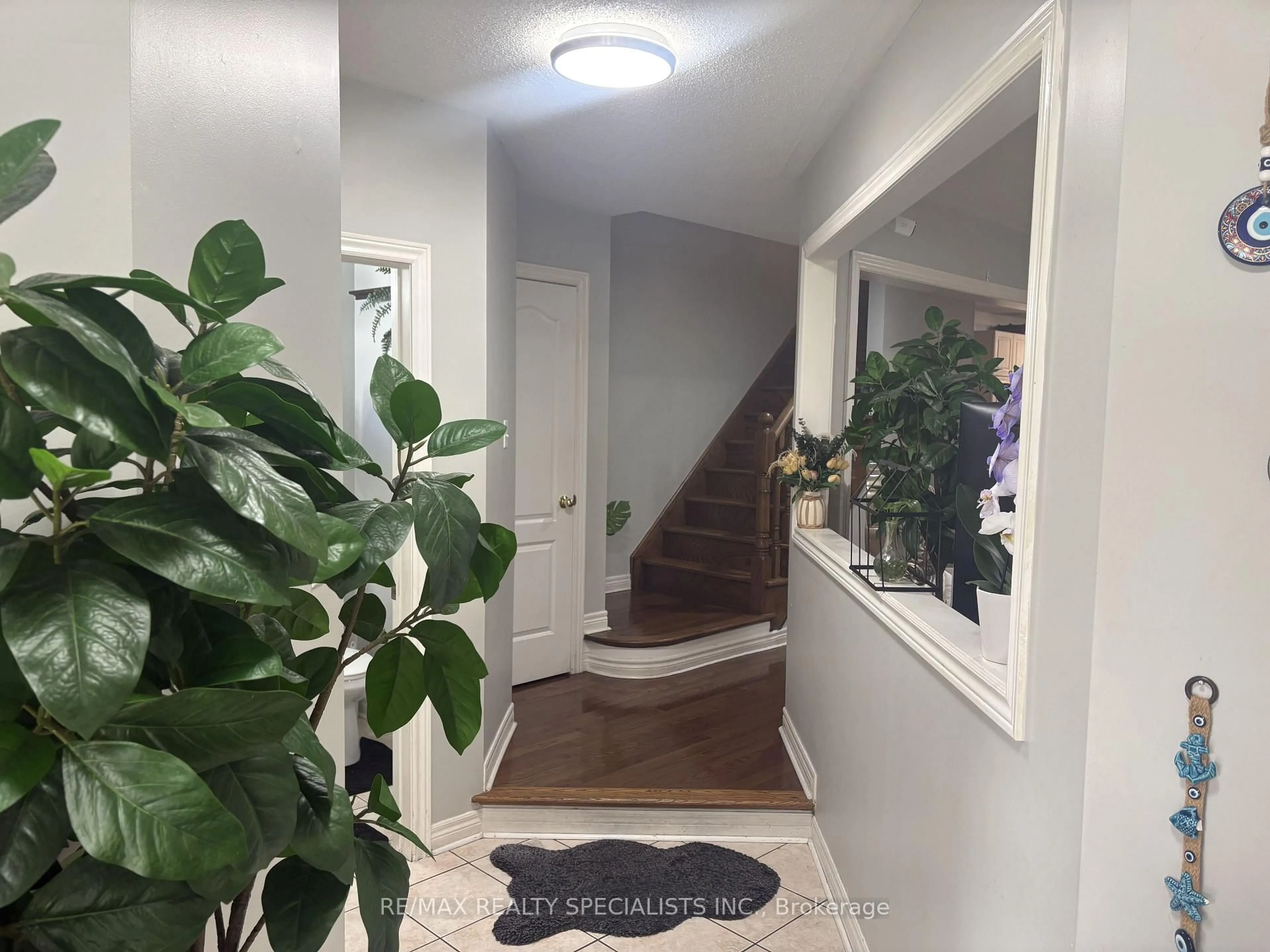Indoor entryway for 3137 Bentley Dr, Mississauga Ontario L5M 6V8