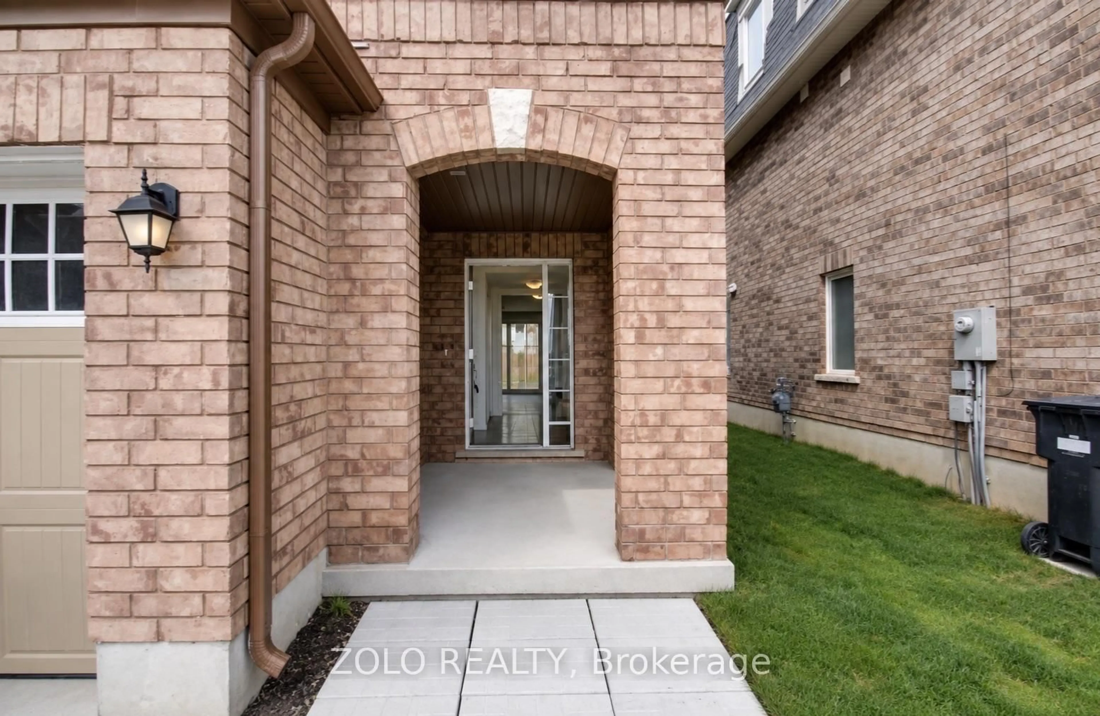 Indoor entryway for 34 Stewardship Rd, Brampton Ontario L7A 4E8