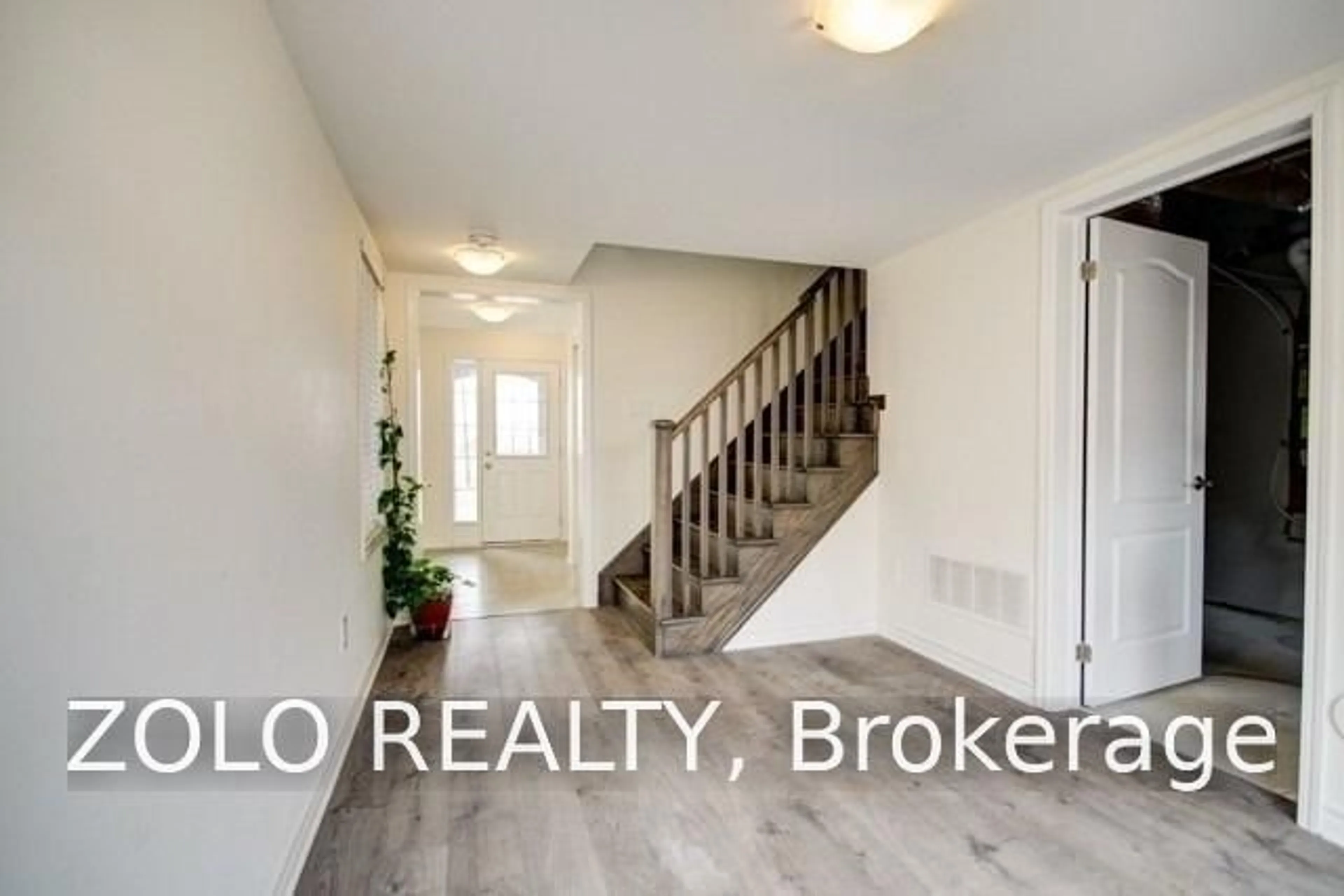 Indoor entryway for 34 Stewardship Rd, Brampton Ontario L7A 4E8