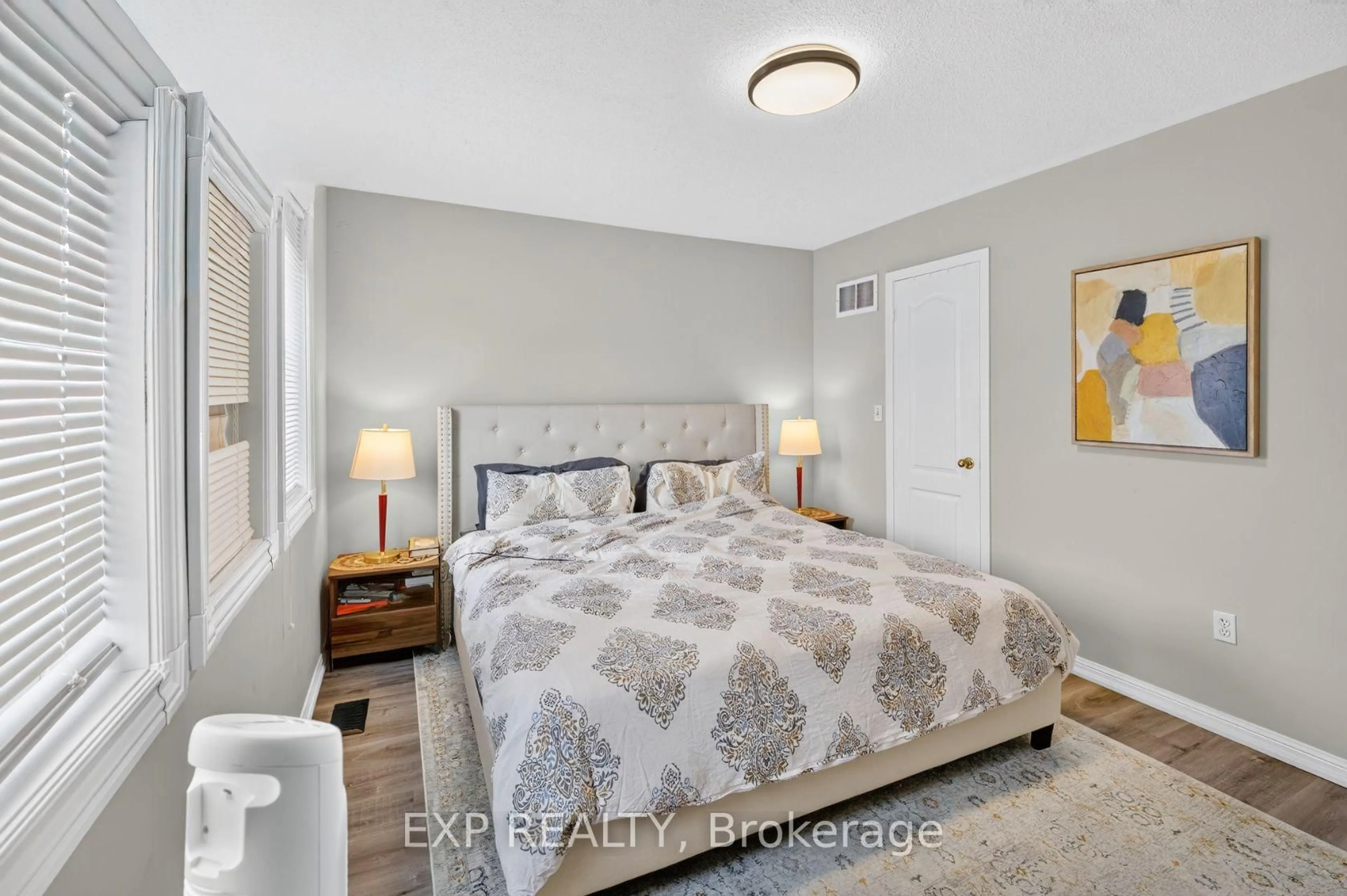 trreb/IMG-W13757418_1e3b5175-b872-4ee6-b9c0-eadc71184a11-l.jpg
