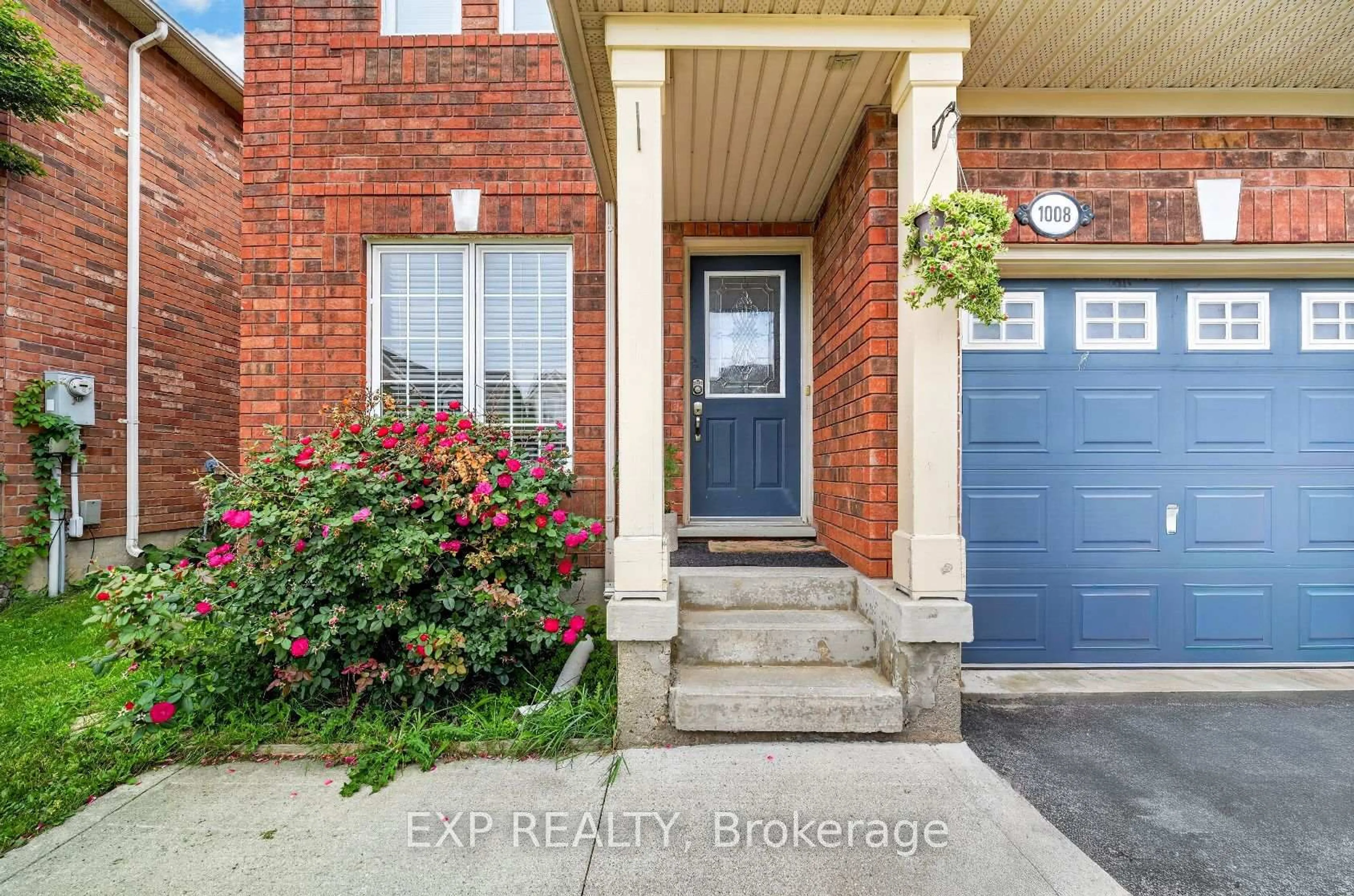 Indoor entryway for 1008 Cooper Ave, Milton Ontario L9T 5W7