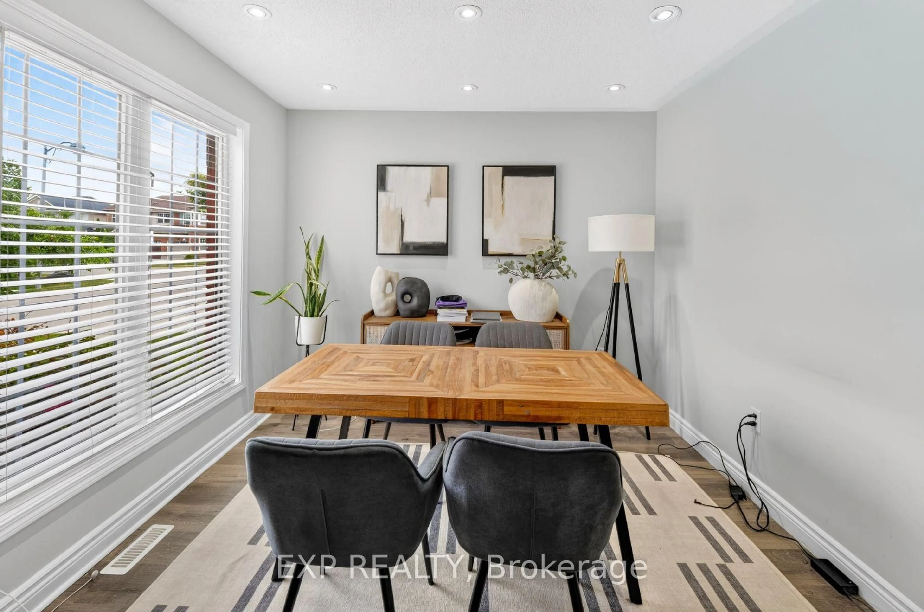 Dining room, unknown for 1008 Cooper Ave, Milton Ontario L9T 5W7