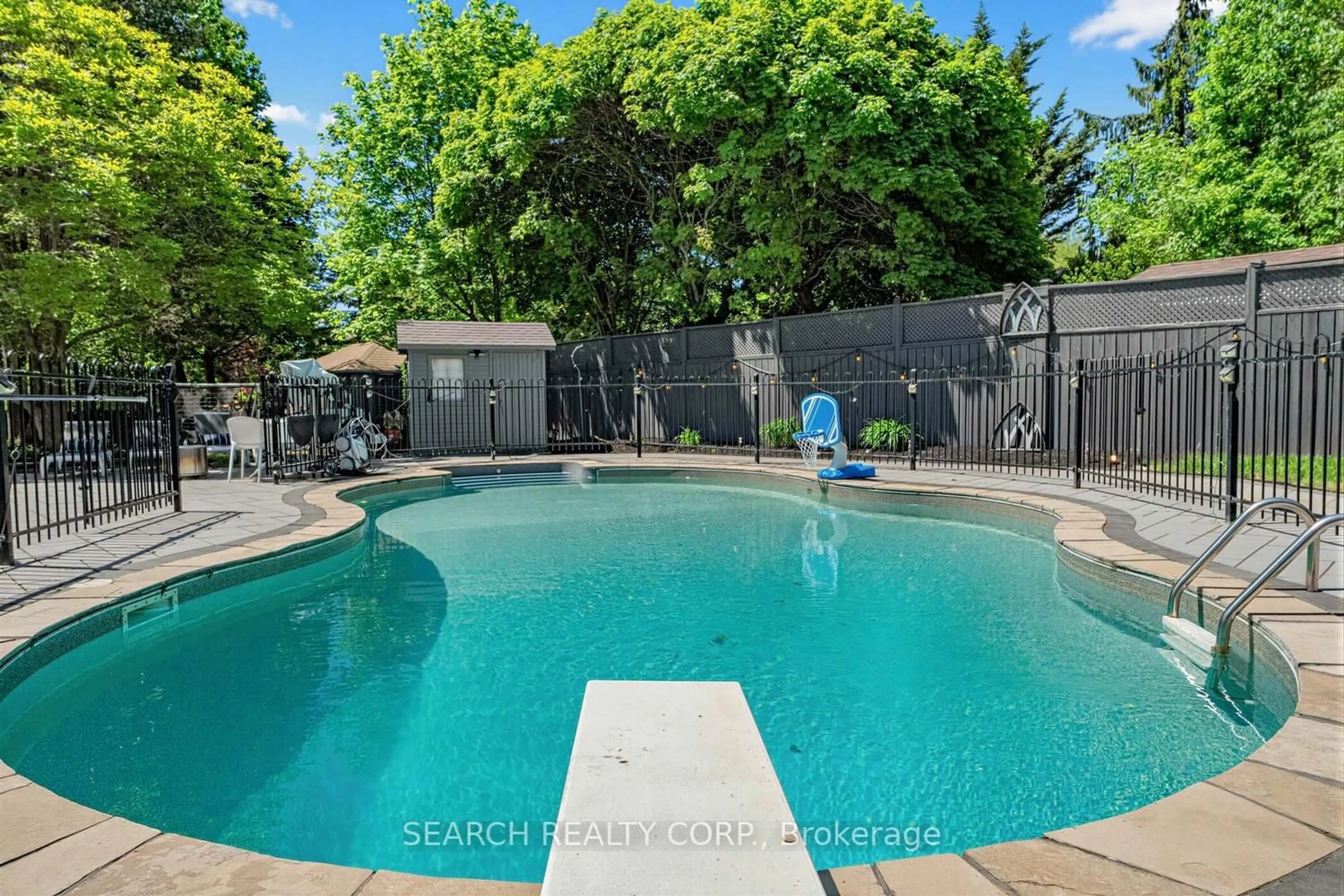 Pool for 1421 Watersedge Rd, Mississauga Ontario L5J 1A3