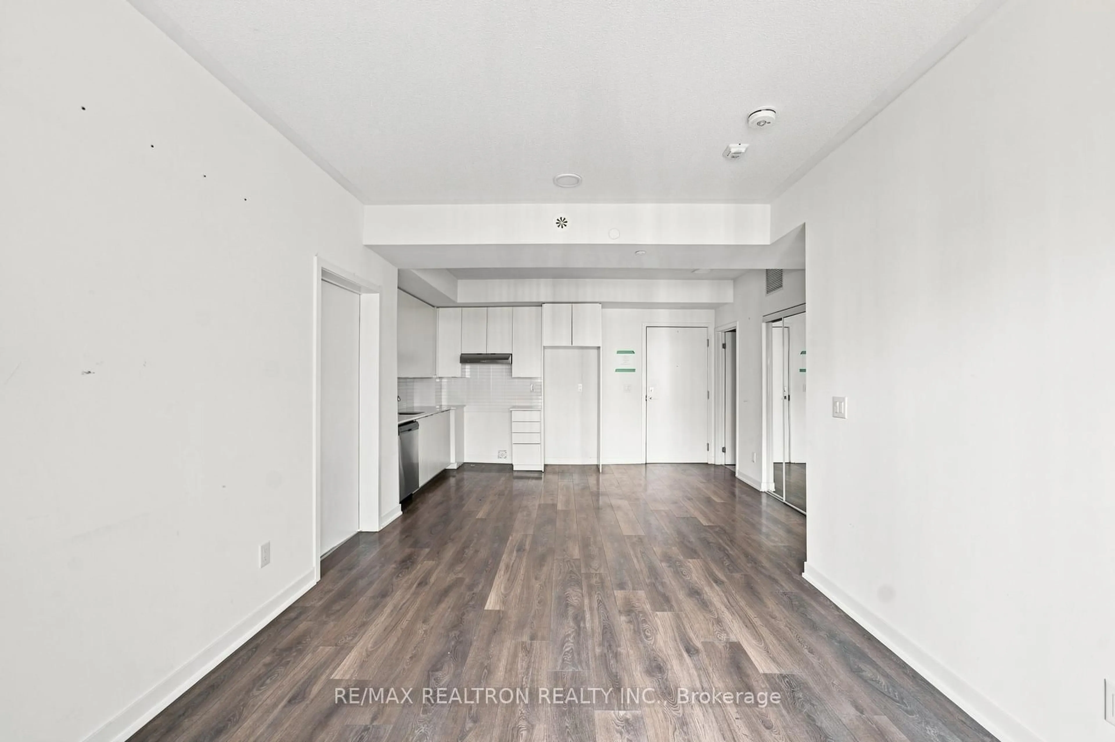 A pic of a room for 120 Canon Jackson Dr #304, Toronto Ontario M6M 0B8
