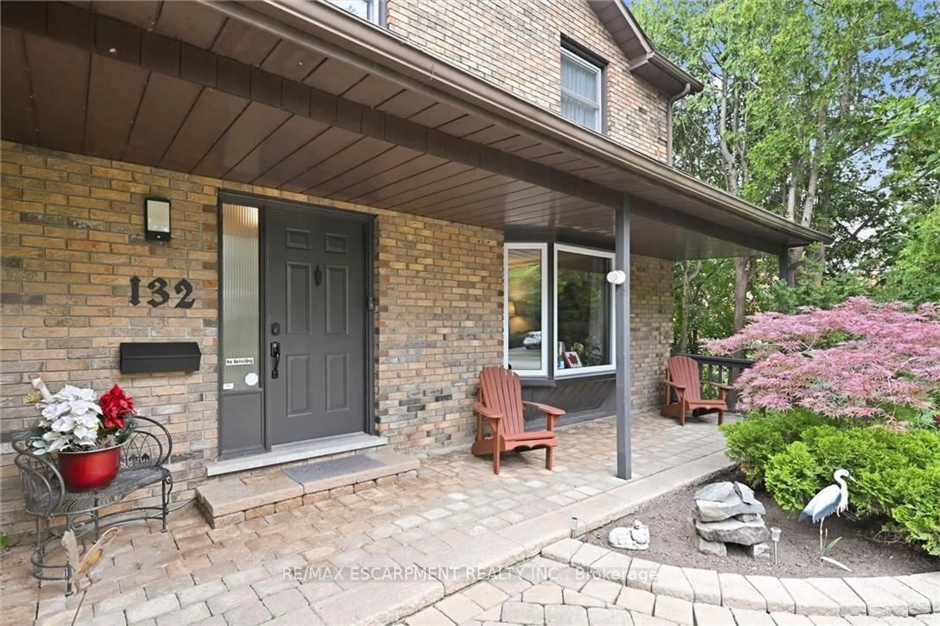 Home with brick exterior material, street for 132 Hampton Heath Rd, Burlington Ontario L7L 4N9