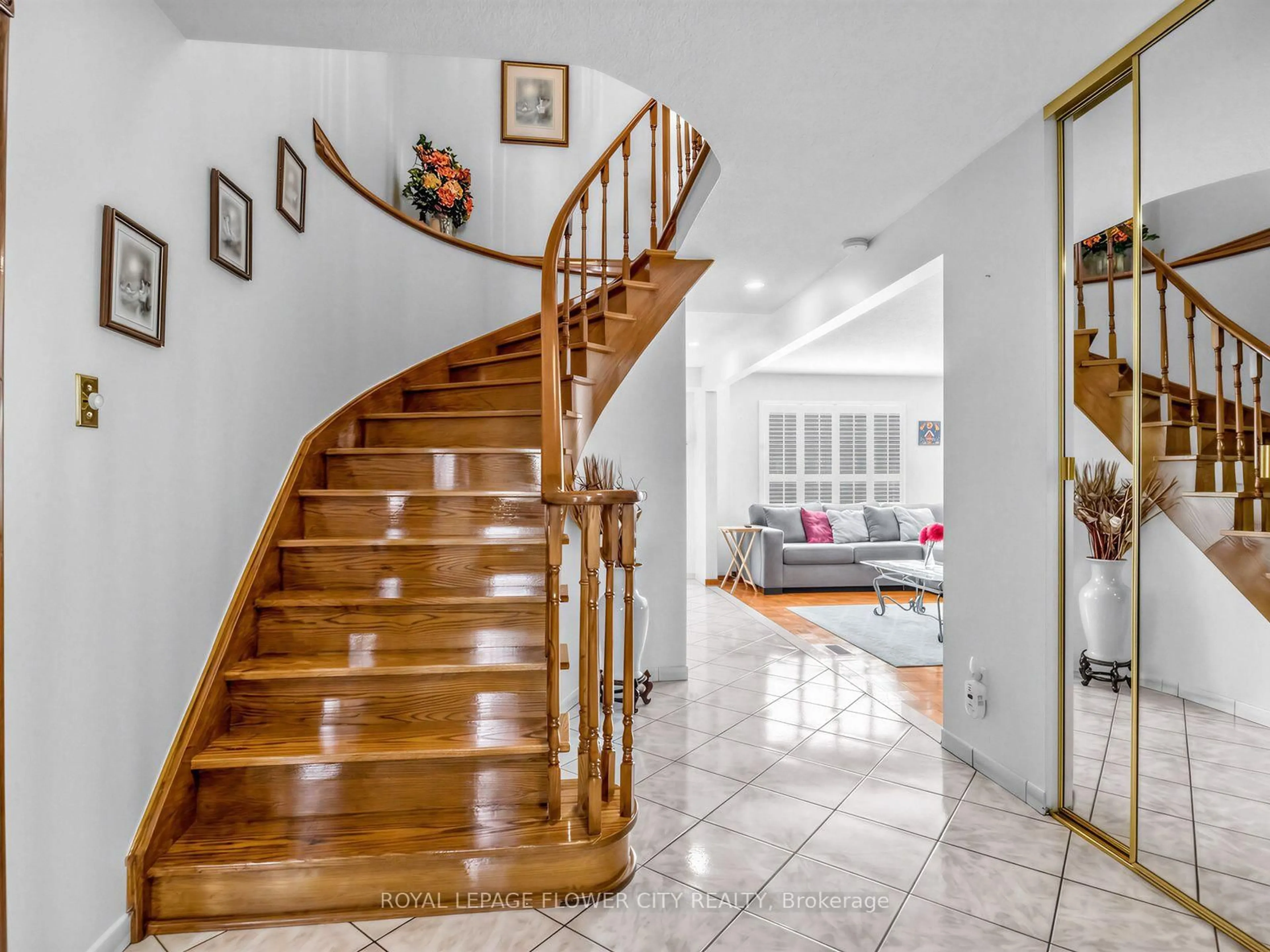 Unknown for 247 Vodden St, Brampton Ontario L6X 2X7