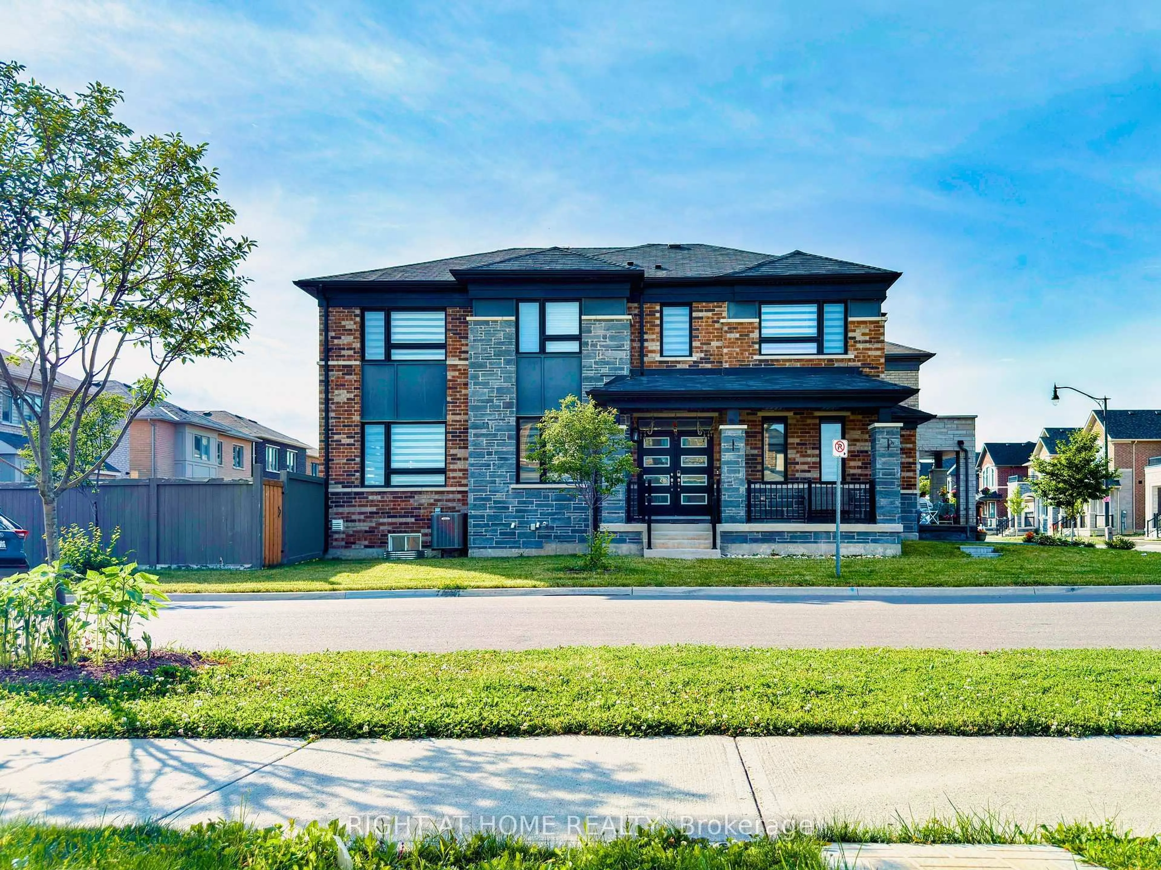 Home with brick exterior material, street for 30 Boothill Dr, Brampton Ontario L7A 5E4