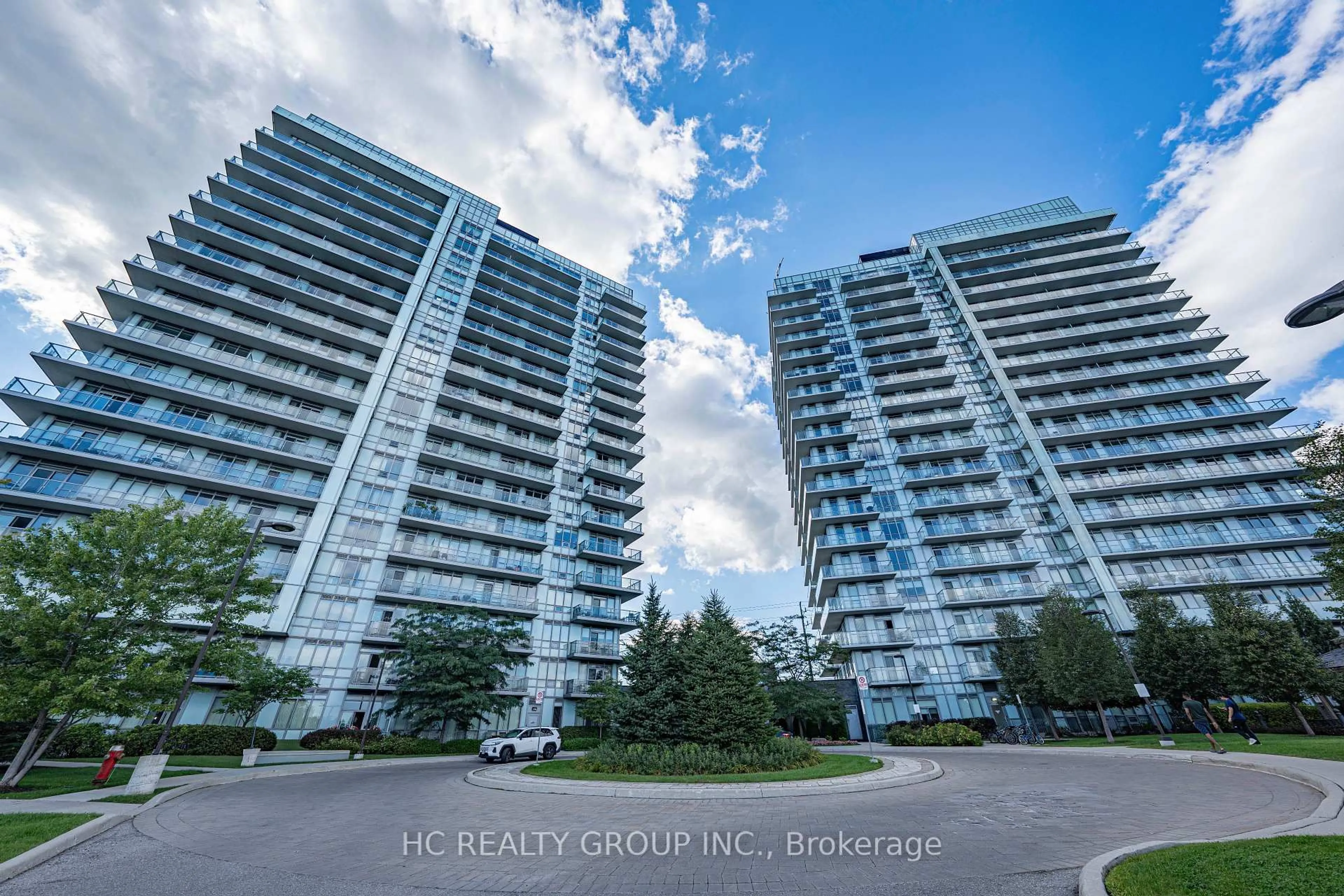A pic from outside/outdoor area/front of a property/back of a property/a pic from drone, unknown for 4633 Glen Erin Dr #1008, Mississauga Ontario L5N 3L3