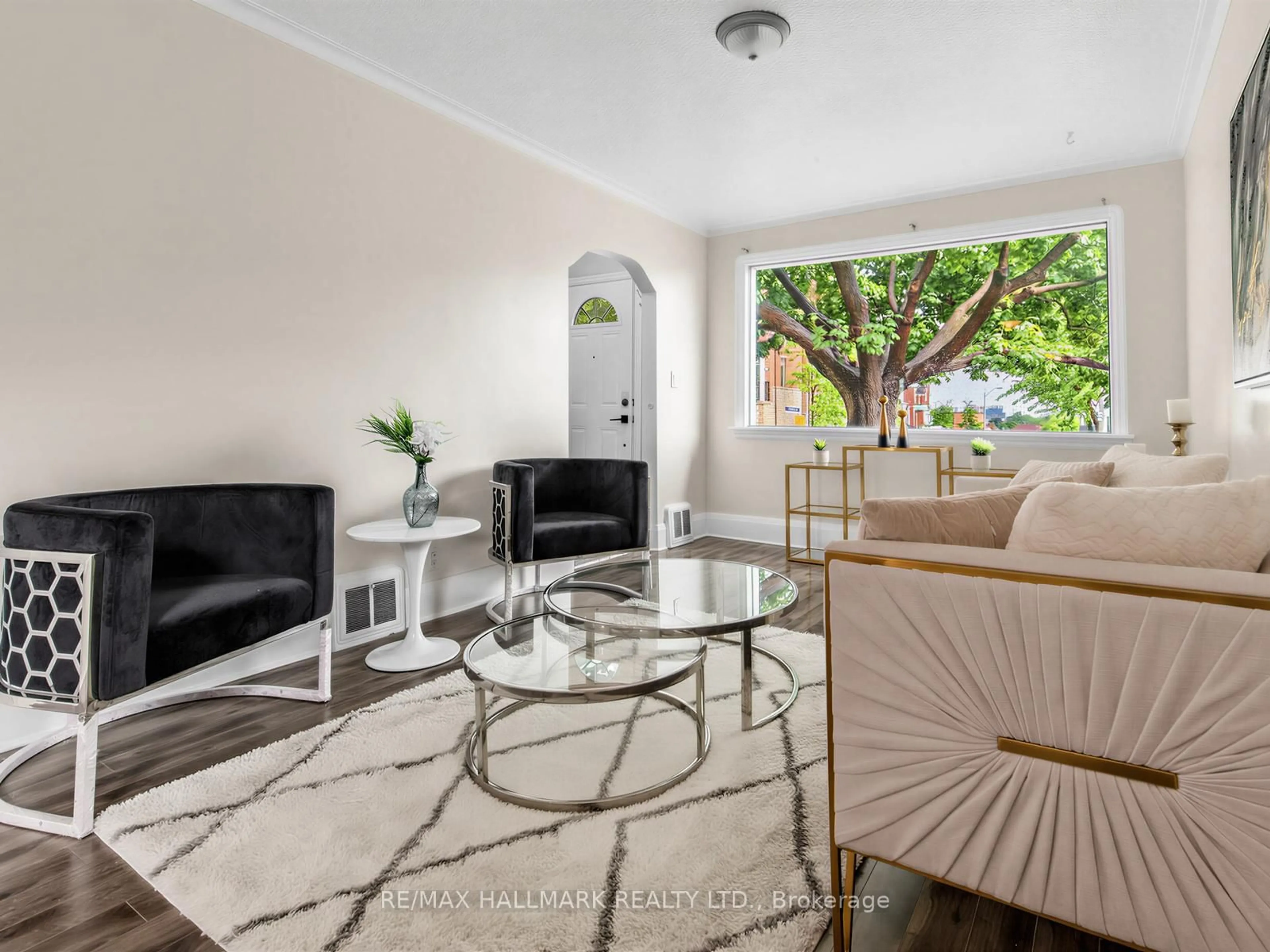 Living room with furniture, unknown for 38 Ypres Rd, Toronto Ontario M6M 1N9