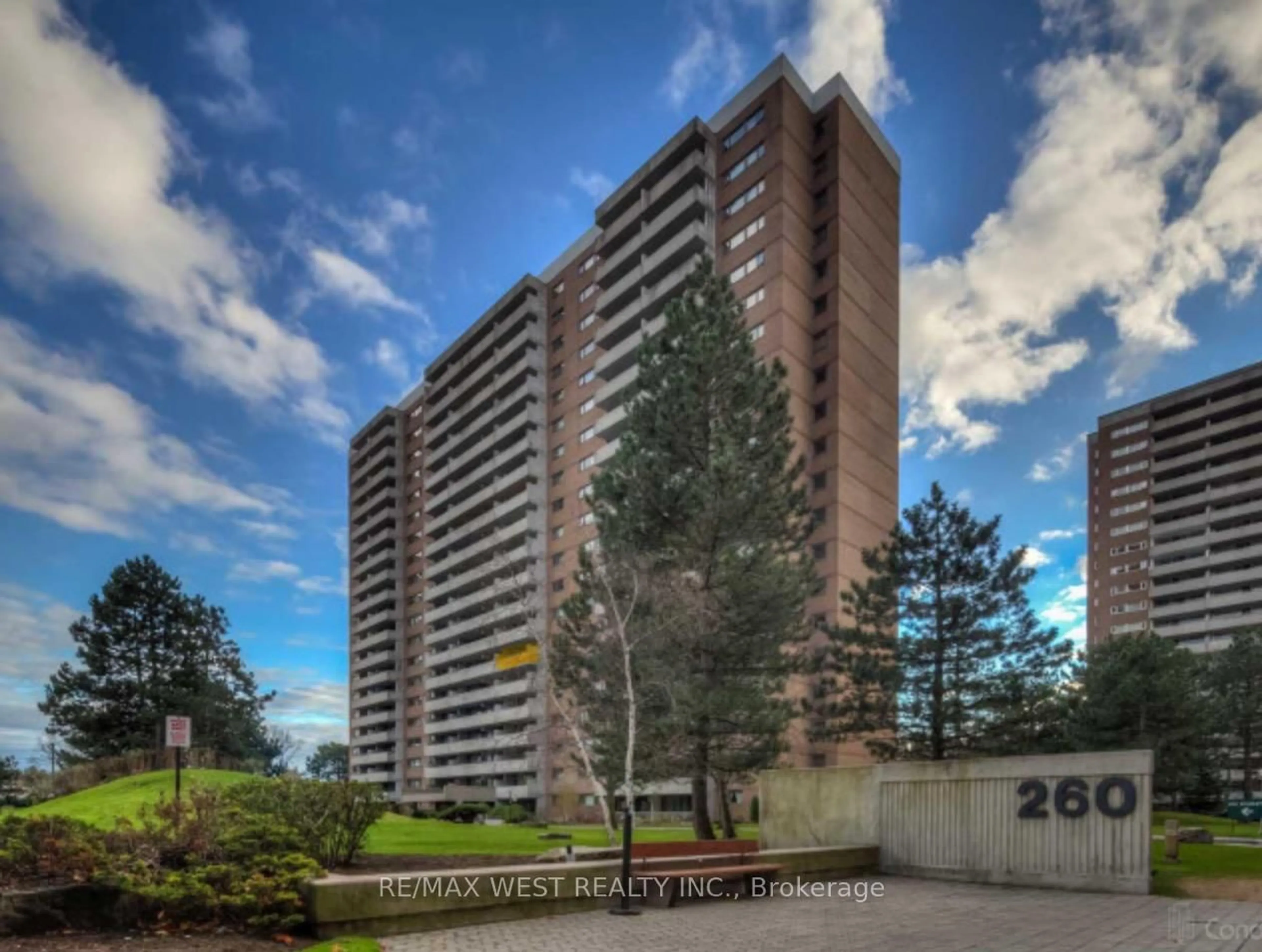 A pic from outside/outdoor area/front of a property/back of a property/a pic from drone, building for 260 Scarlett Rd #709, Toronto Ontario M6N 4X6