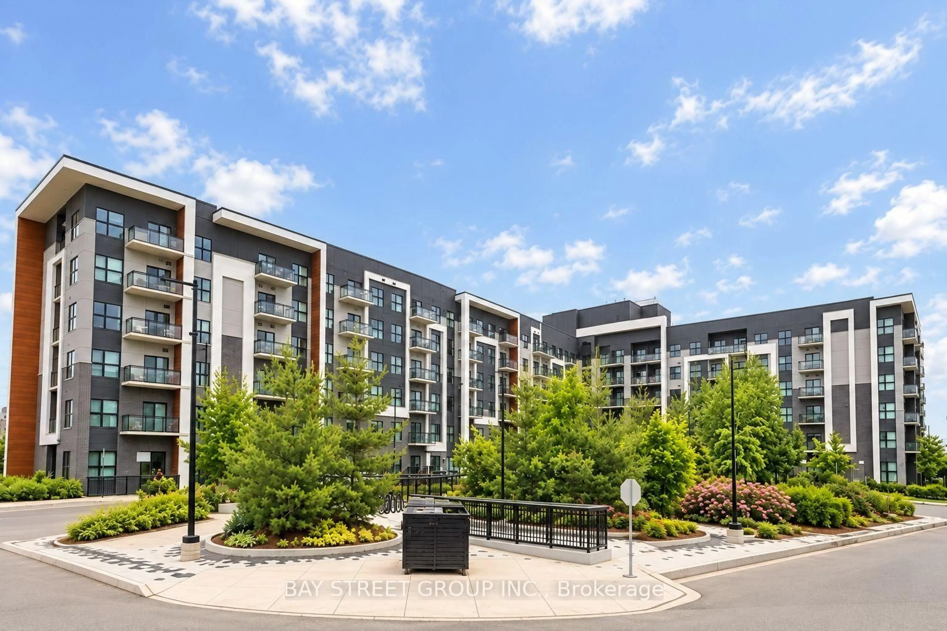 A pic from outside/outdoor area/front of a property/back of a property/a pic from drone, unknown for 128 Grovewood Common #630, Oakville Ontario L6H 0X3