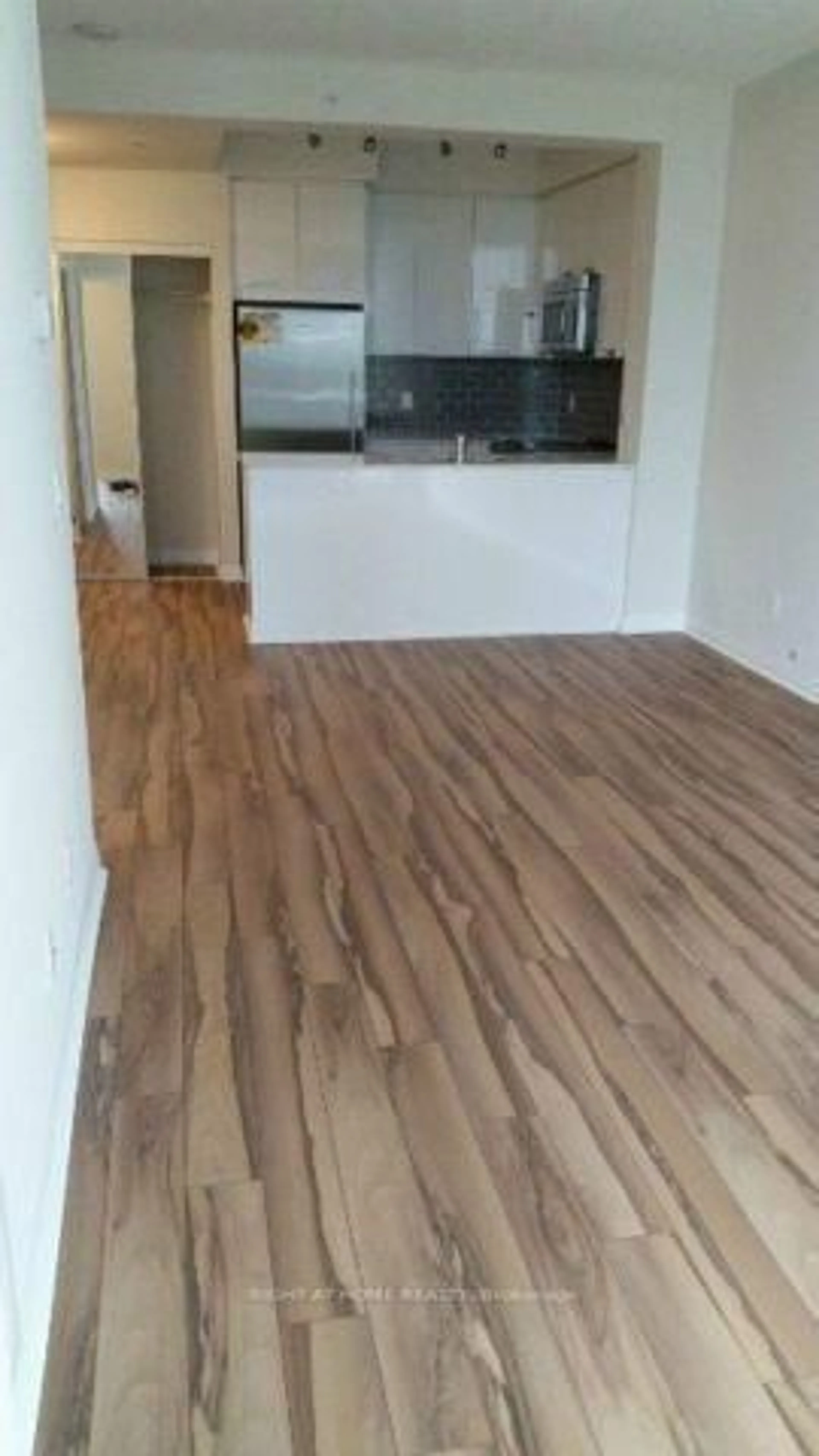 A pic of a room for 55 Eglinton Ave #1101, Mississauga Ontario L5R 0E4