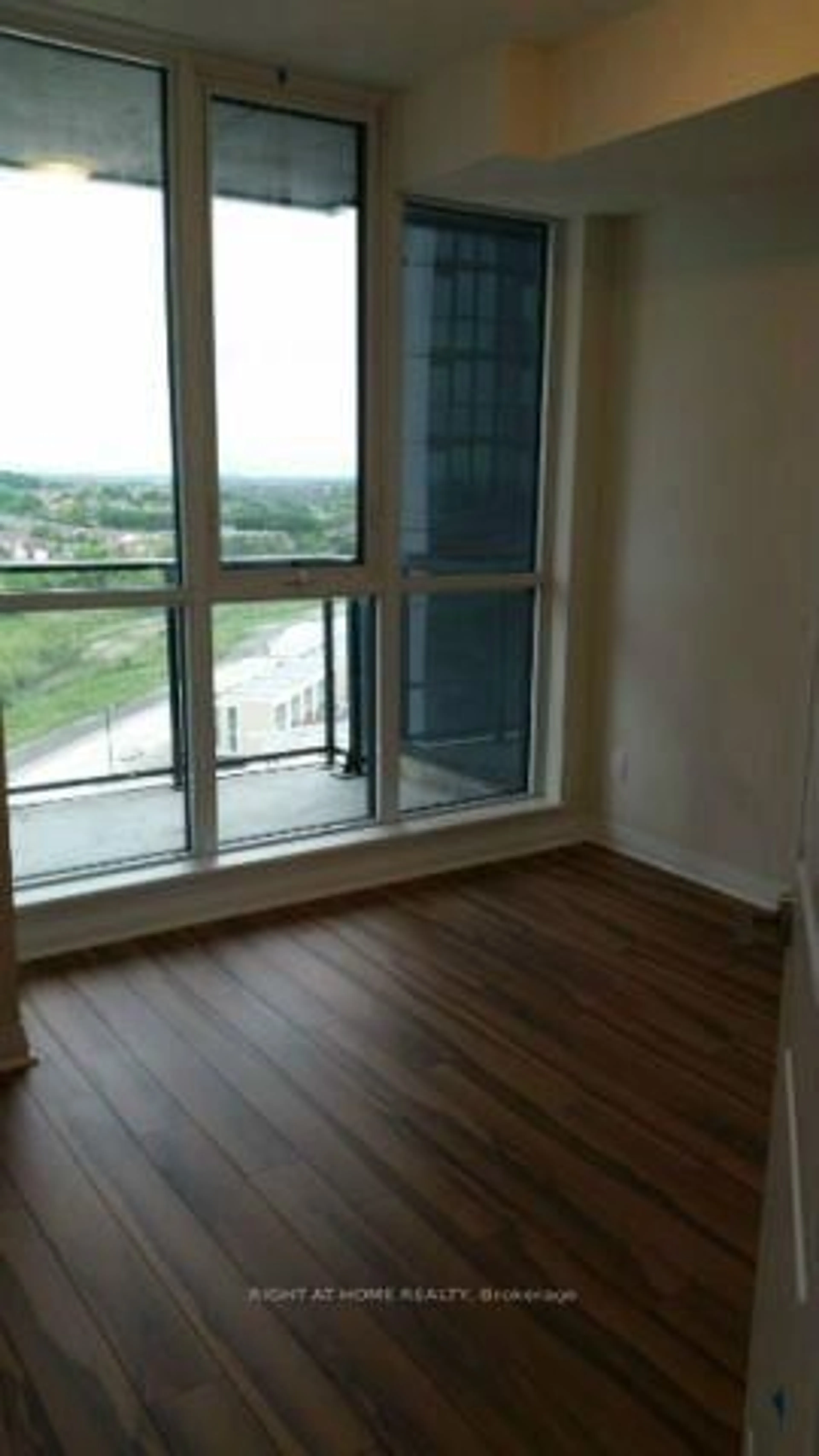 A pic of a room for 55 Eglinton Ave #1101, Mississauga Ontario L5R 0E4