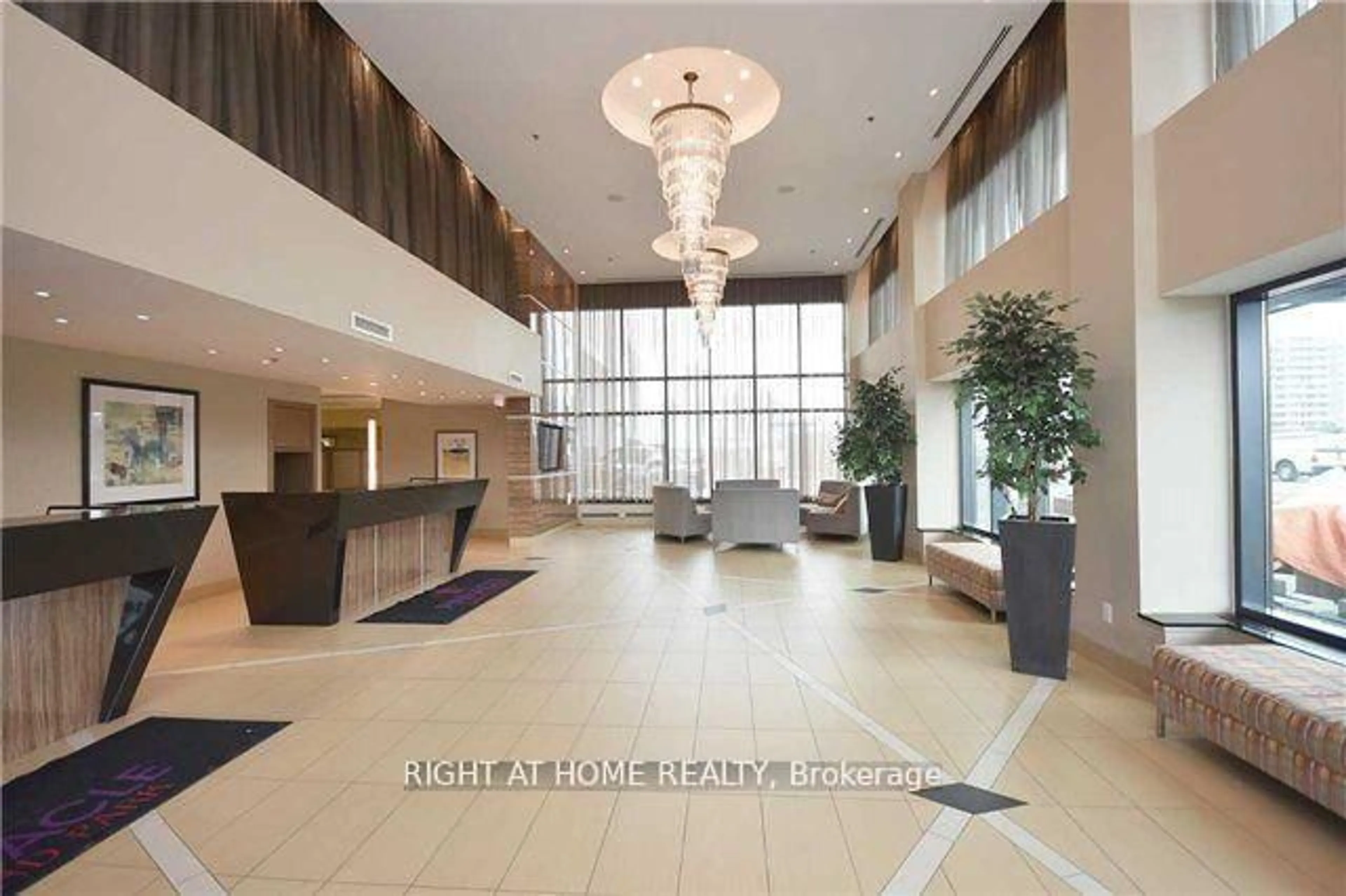 Indoor foyer for 3985 Grand Park Dr #1610, Mississauga Ontario L5B 0H8