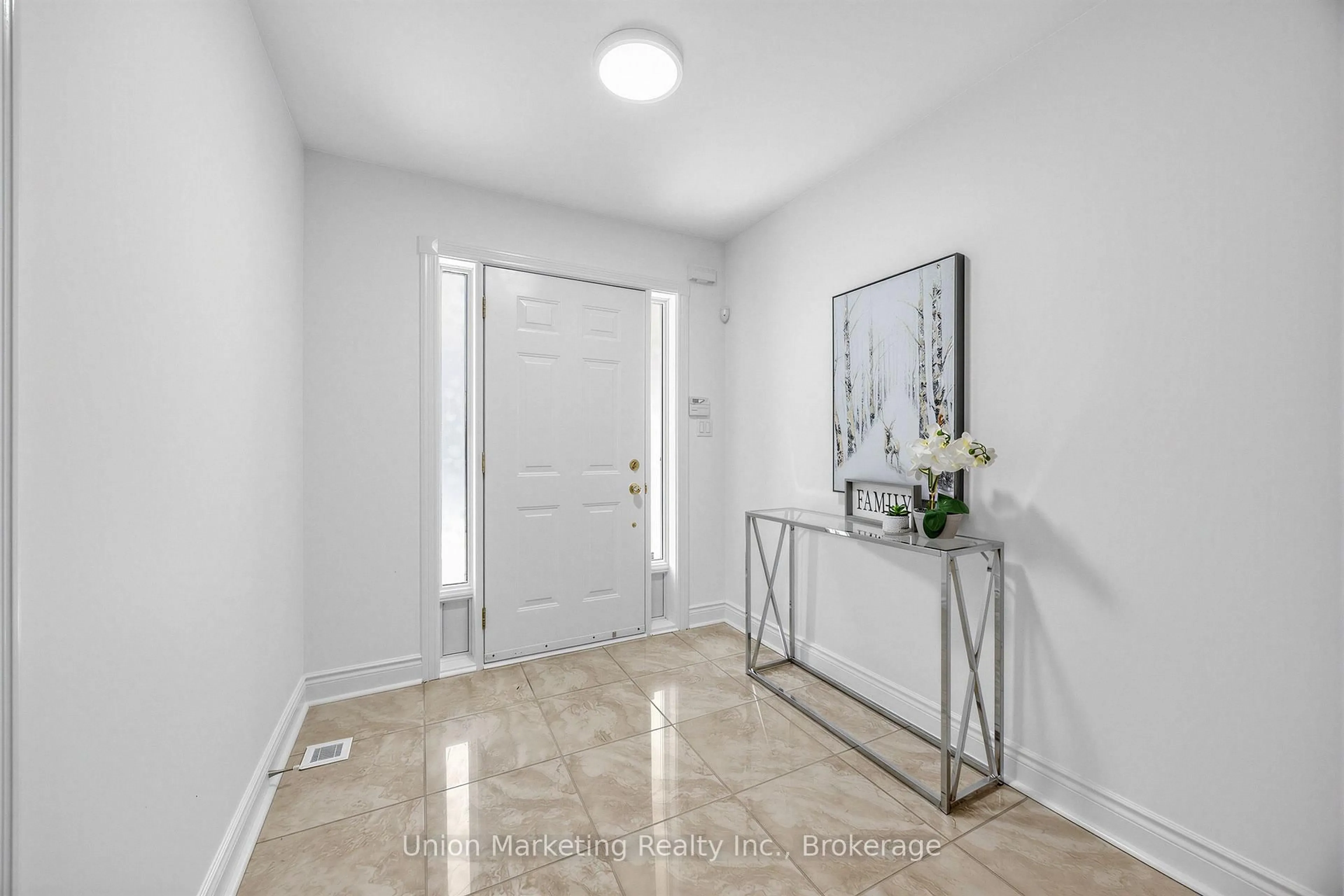 Indoor entryway for 18 Yachters Lane, Toronto Ontario M8V 4C5