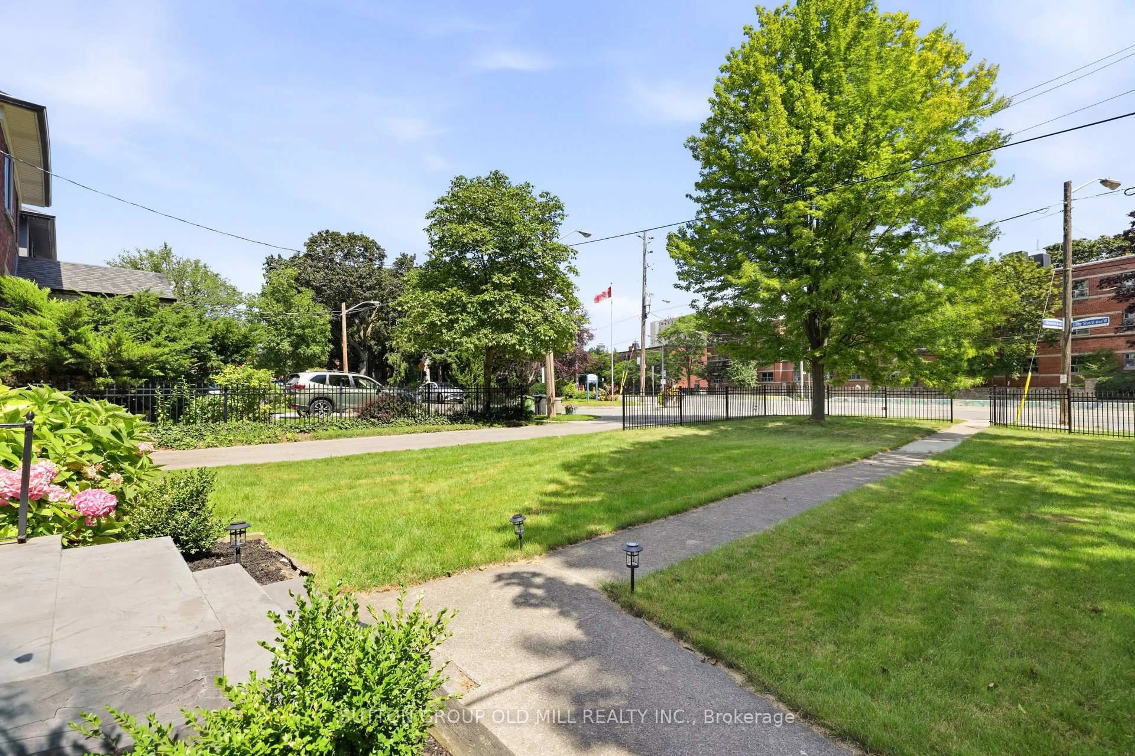 A pic from outside/outdoor area/front of a property/back of a property/a pic from drone, street for 10 Queens Ave, Toronto Ontario M8V 2N1
