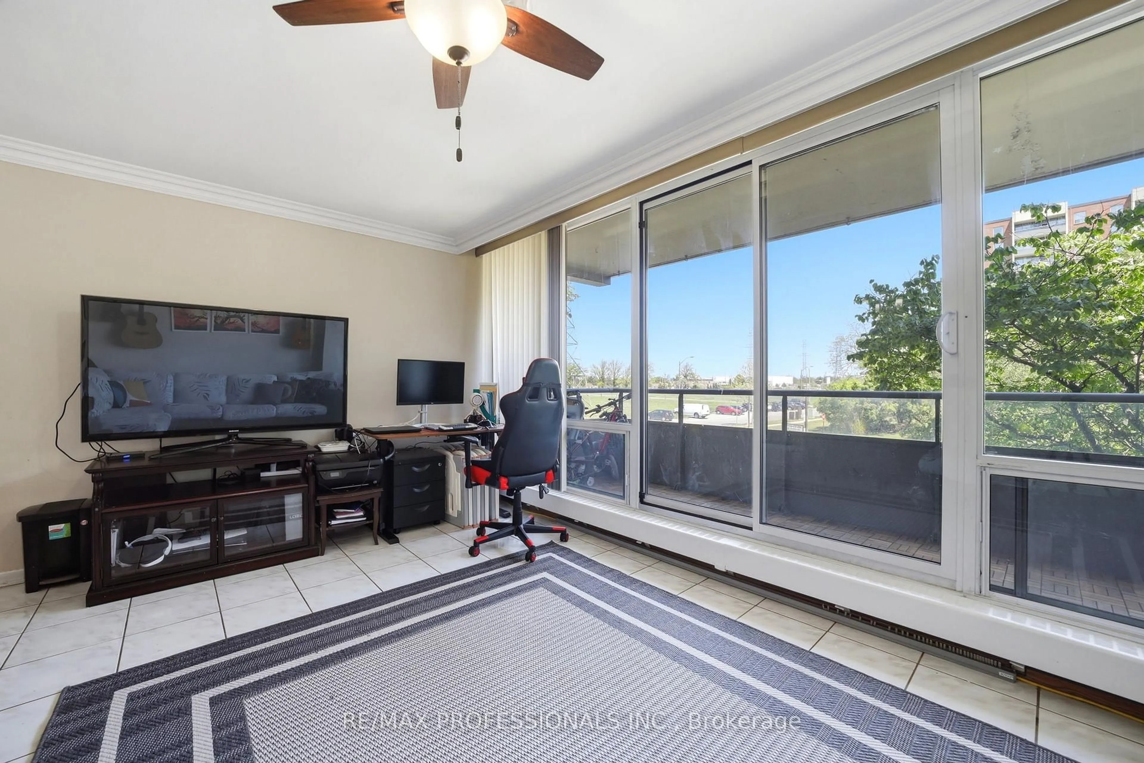 A pic of a room for 19 Four Winds Dr #204, Toronto Ontario M3J 2S9