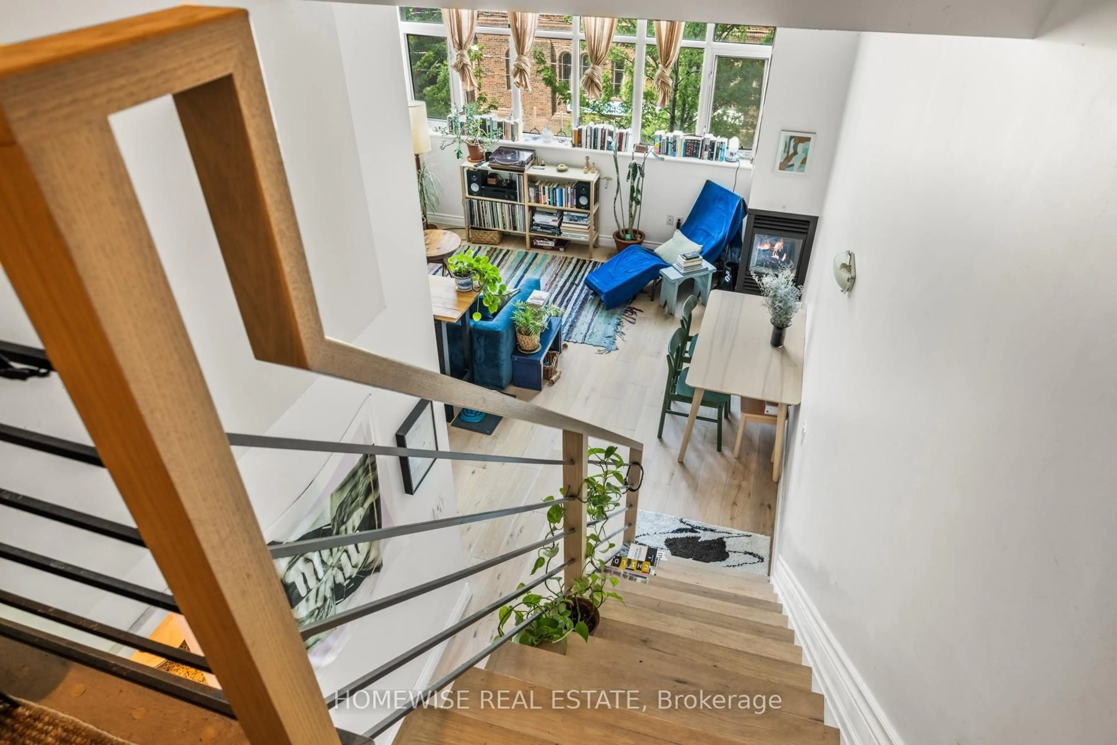 Unknown for 437 Roncesvalles Ave #410, Toronto Ontario M6R 3B9