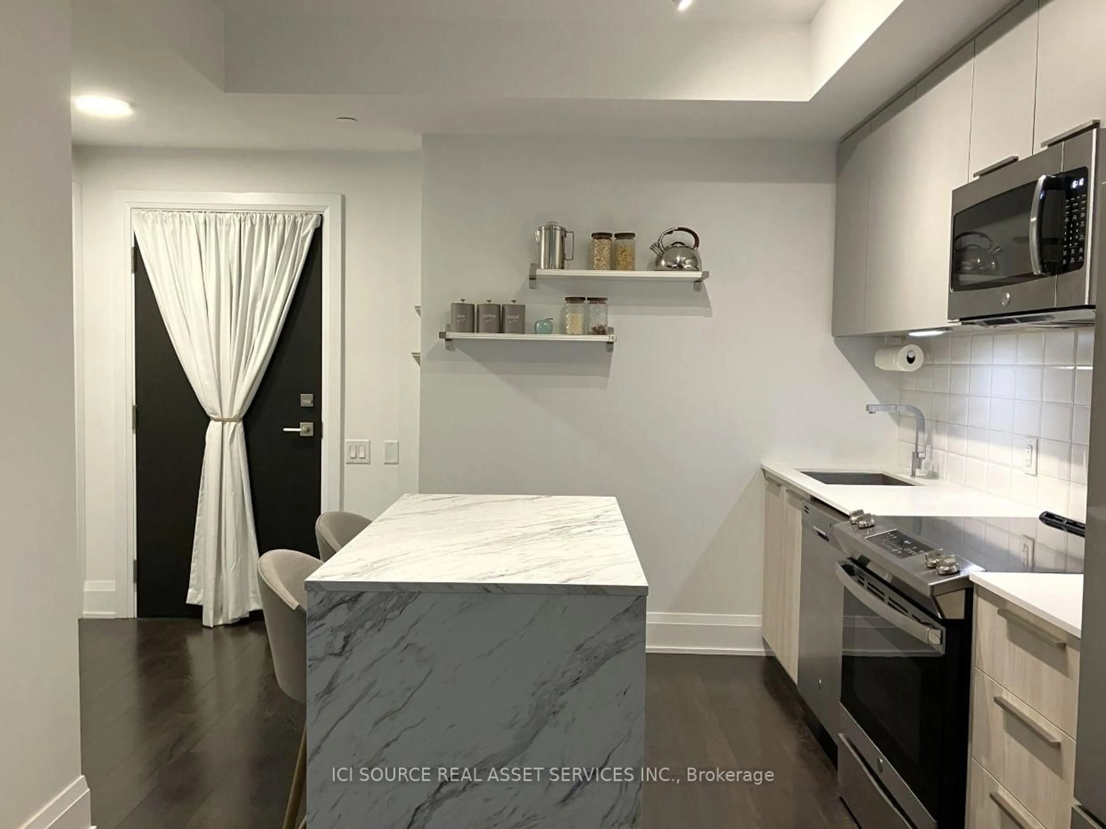 Open concept kitchen, ceramic/tile floor for 20 Brin Dr #1904, Toronto Ontario M8X 0B2