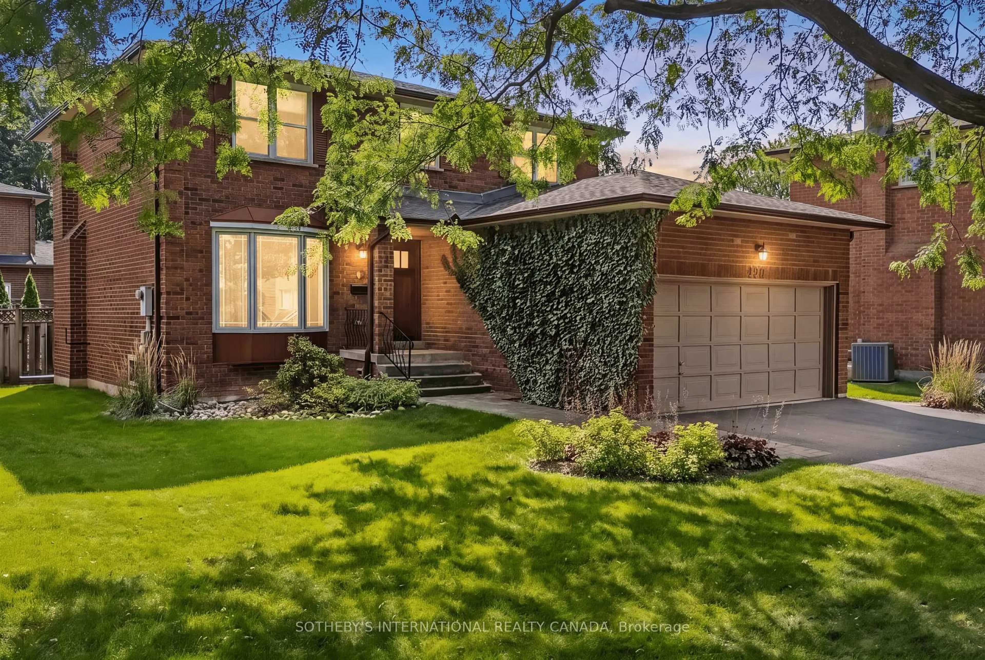 Home with brick exterior material, street for 420 The Thicket, Mississauga Ontario L5G 4P6