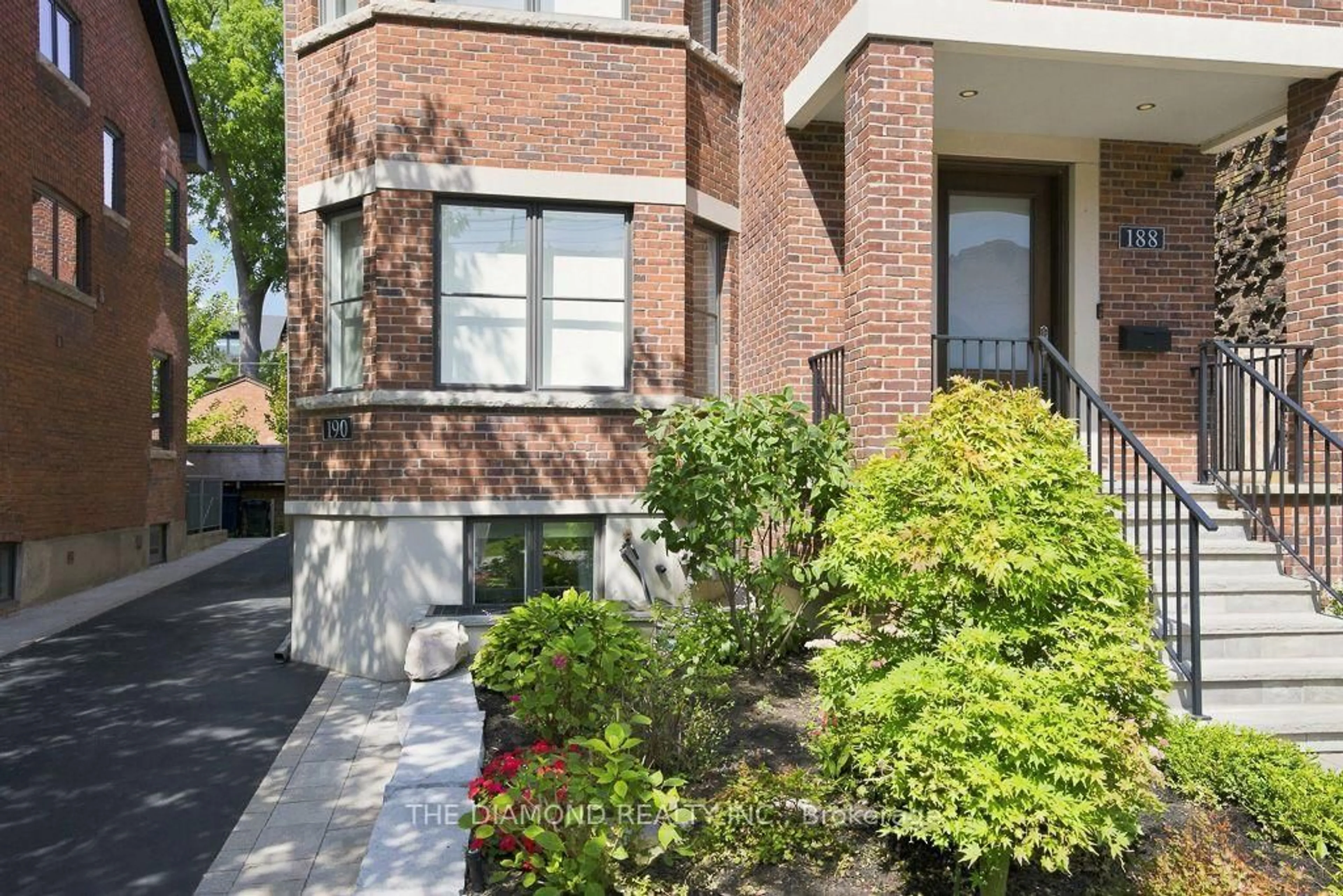 Home with brick exterior material, street for 188-190 Westminster Ave, Toronto Ontario M6R 1P1