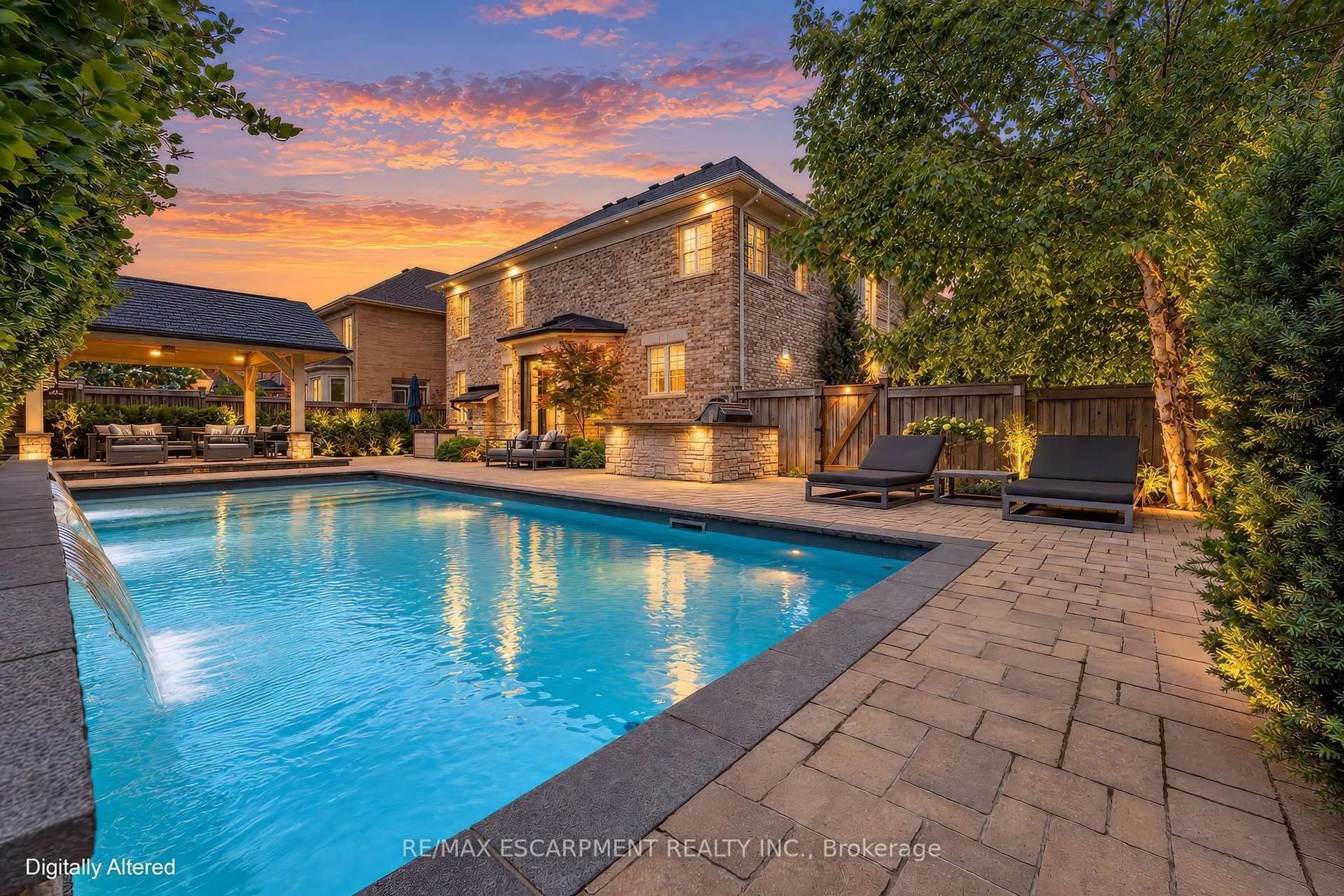 Pool for 2234 Lyndhurst Dr, Oakville Ontario L6H 7V4