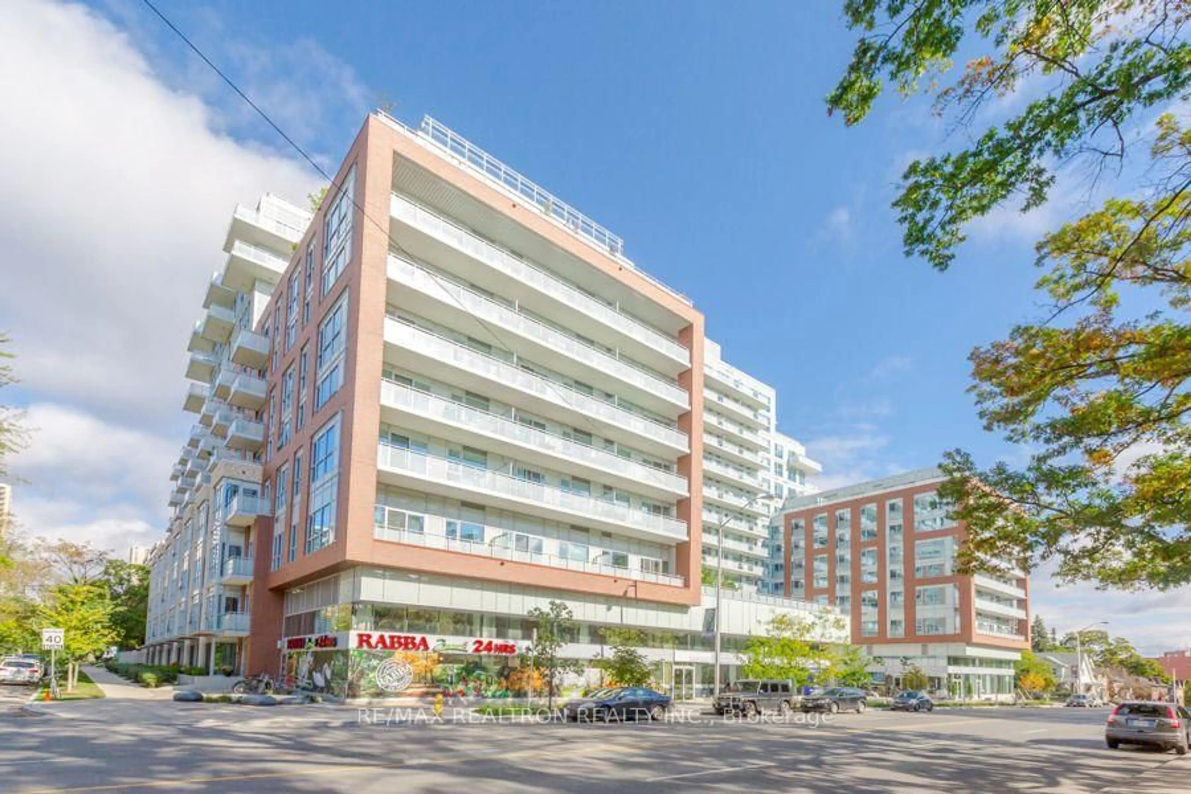 Unknown for 1830 Bloor St #LPH8, Toronto Ontario M6P 0A2