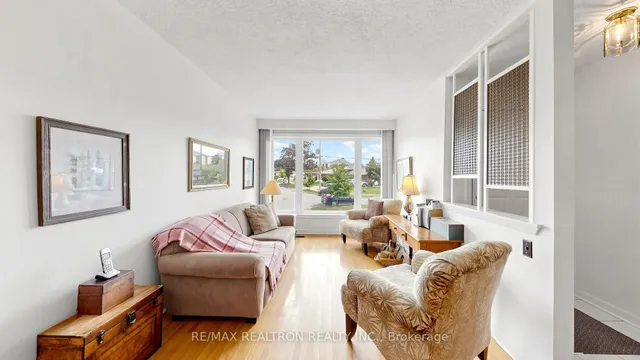 80 Frankton Cres, Toronto 3