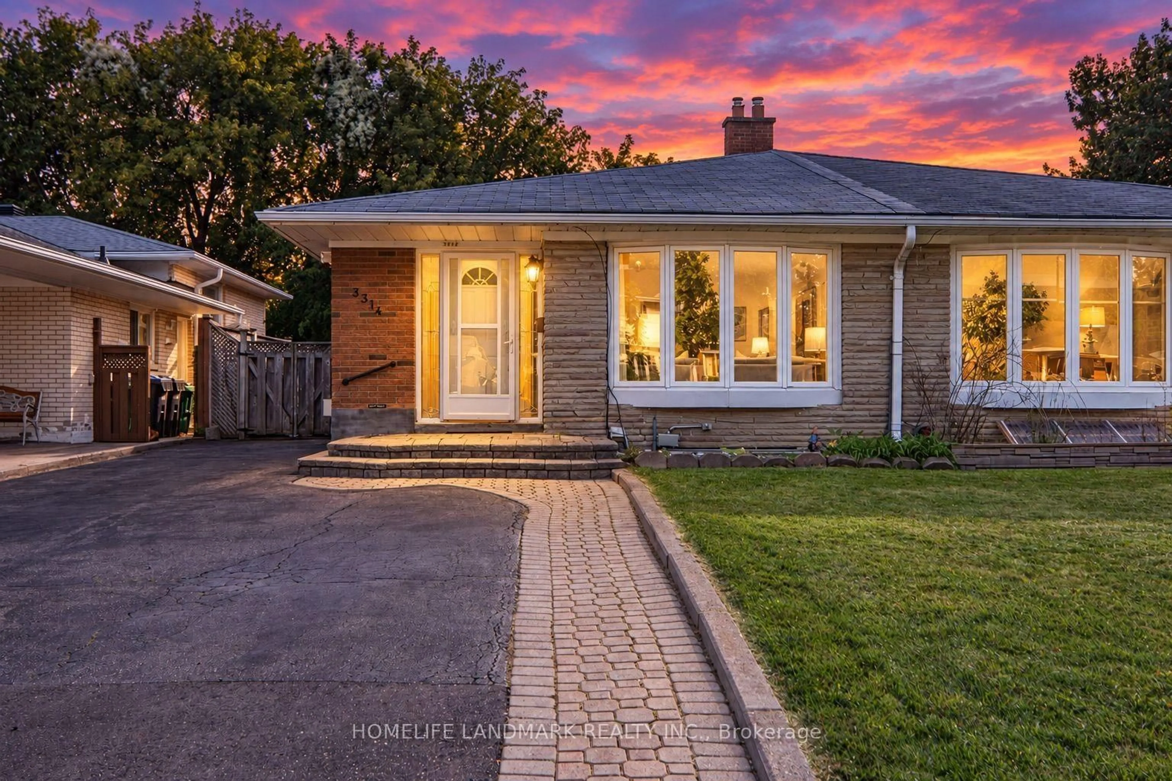 Home with brick exterior material, street for 3314 Queen Frederica Dr, Mississauga Ontario L4Y 3B2