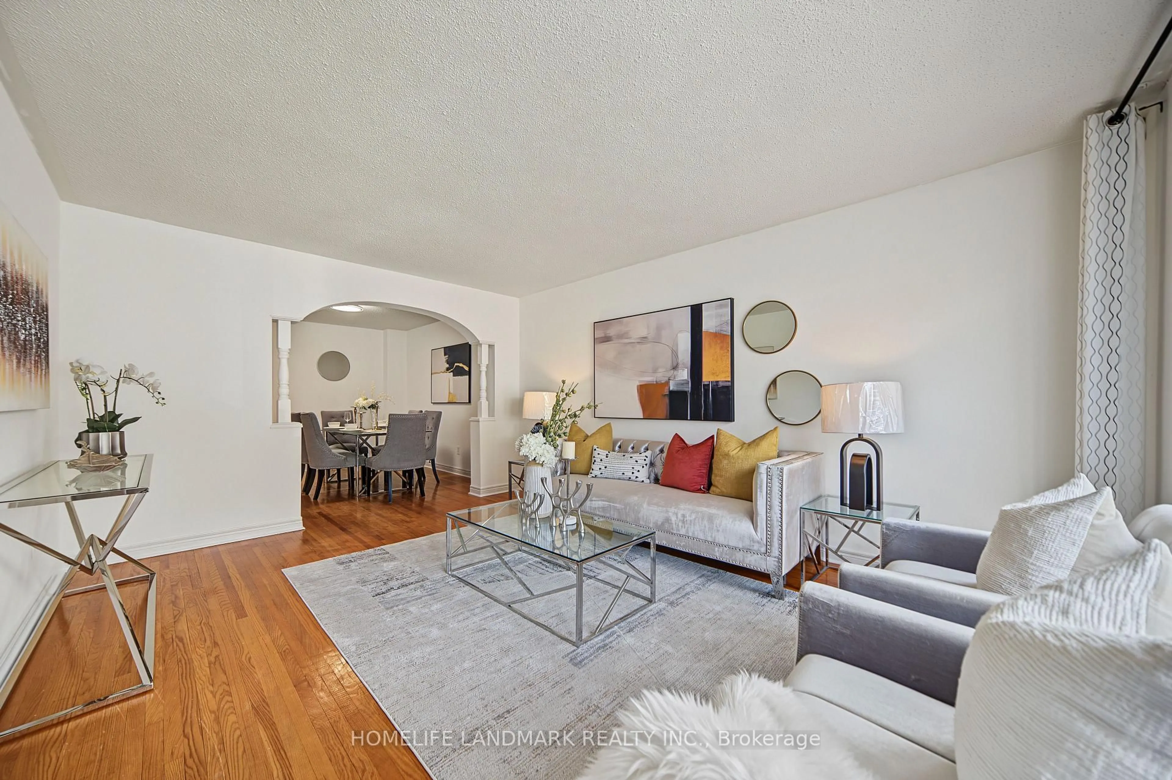 Living room with furniture, unknown for 3314 Queen Frederica Dr, Mississauga Ontario L4Y 3B2