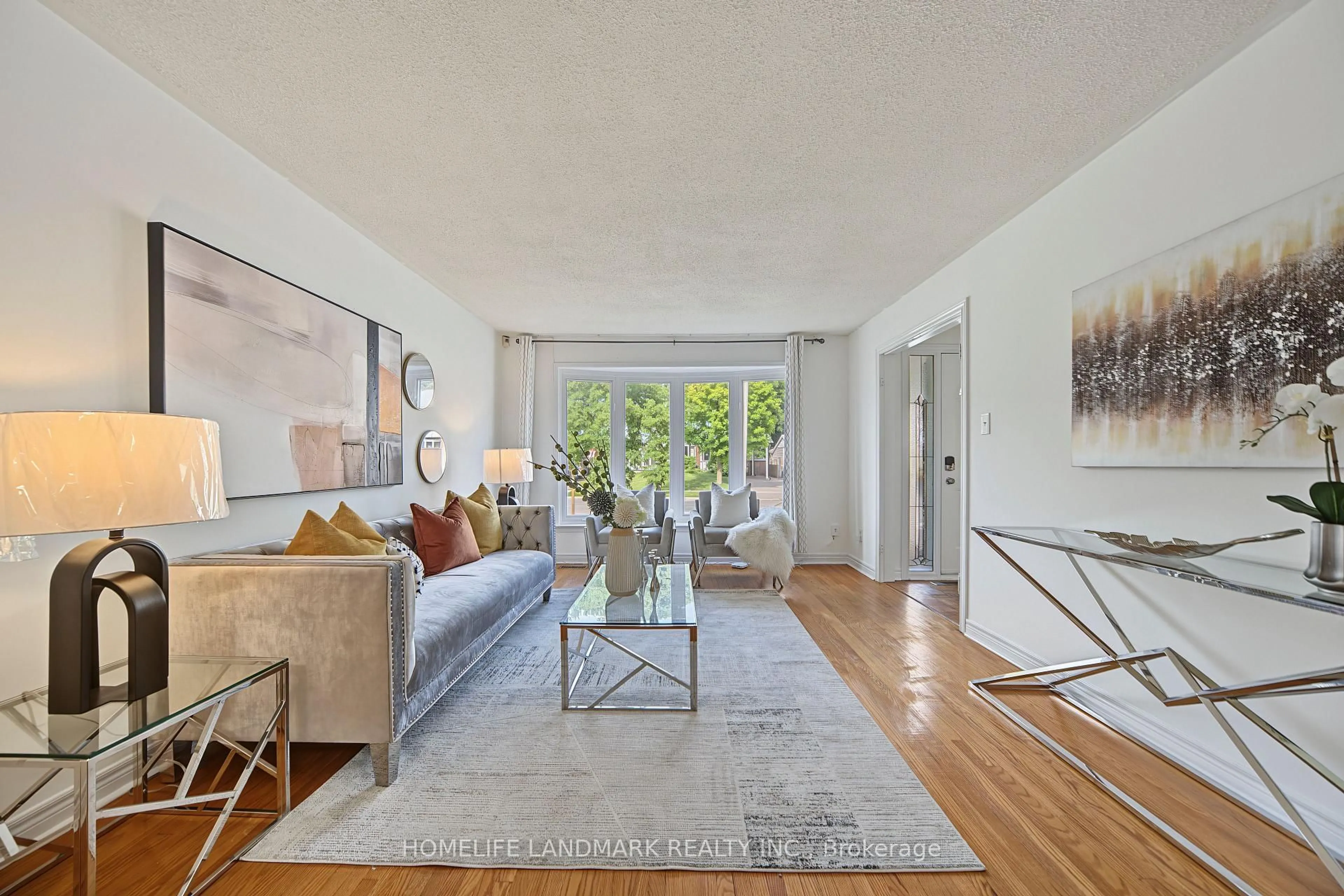 Living room with furniture, unknown for 3314 Queen Frederica Dr, Mississauga Ontario L4Y 3B2