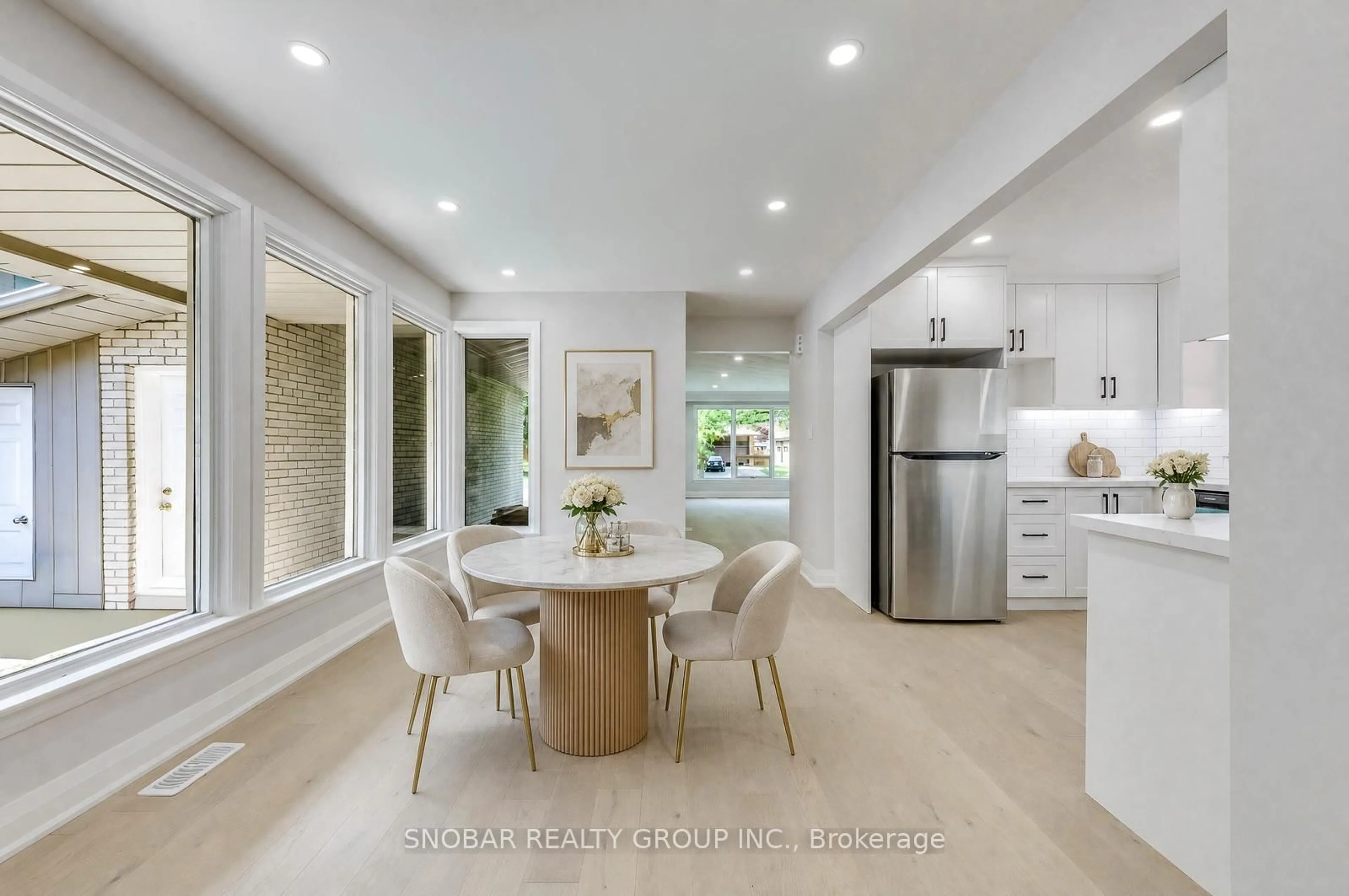Open concept kitchen, ceramic/tile floor for 99 Sun Row Dr, Toronto Ontario M9P 3J3