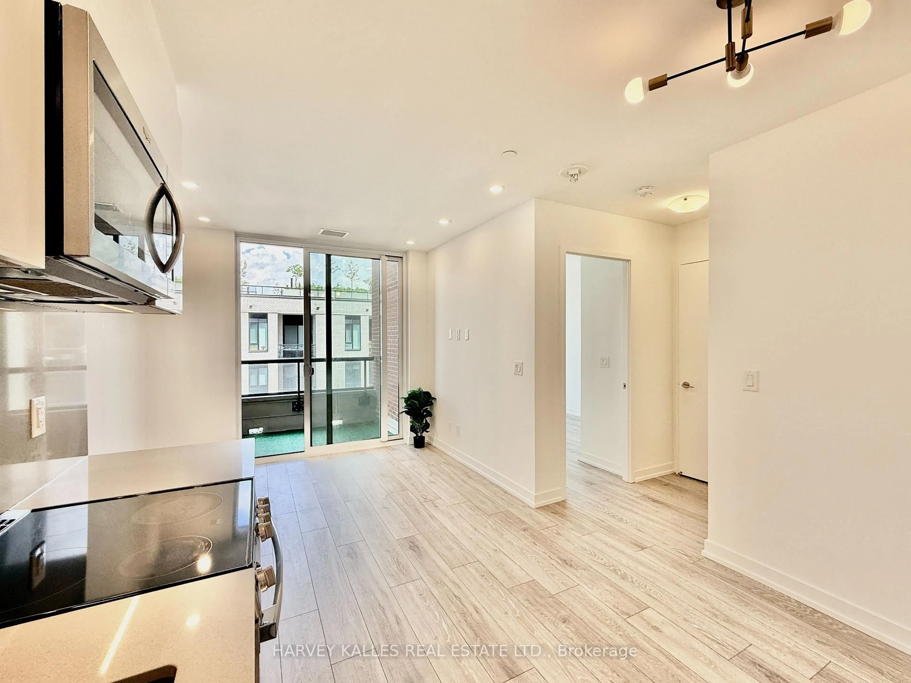 Unknown for 3100 Keele St #635, Toronto Ontario M3M 0E1
