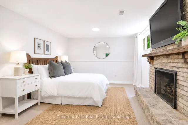 2052 Chippewa Tr, Mississauga 3