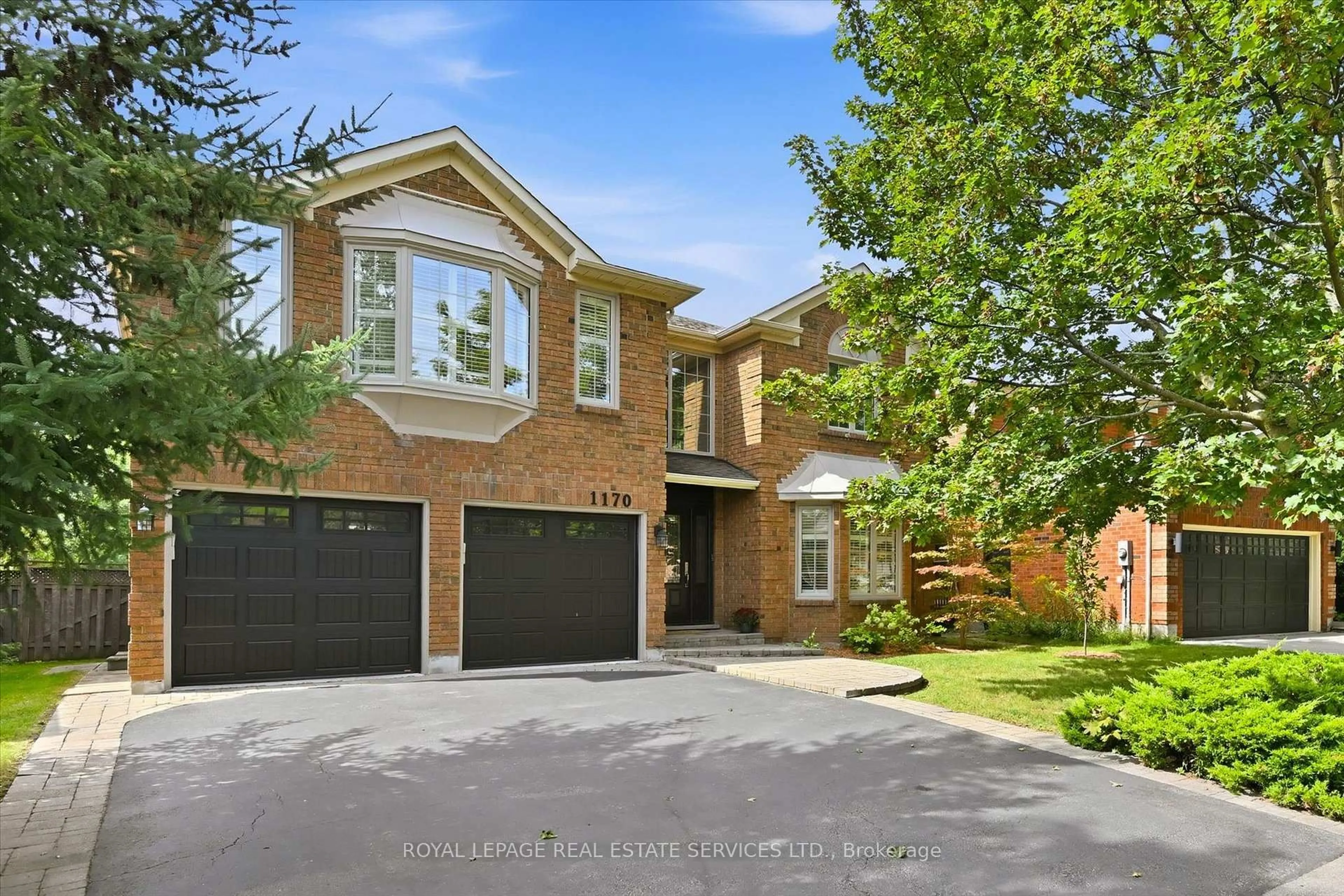 Home with brick exterior material, street for 1170 Giles Gate, Oakville Ontario L6M 2S3