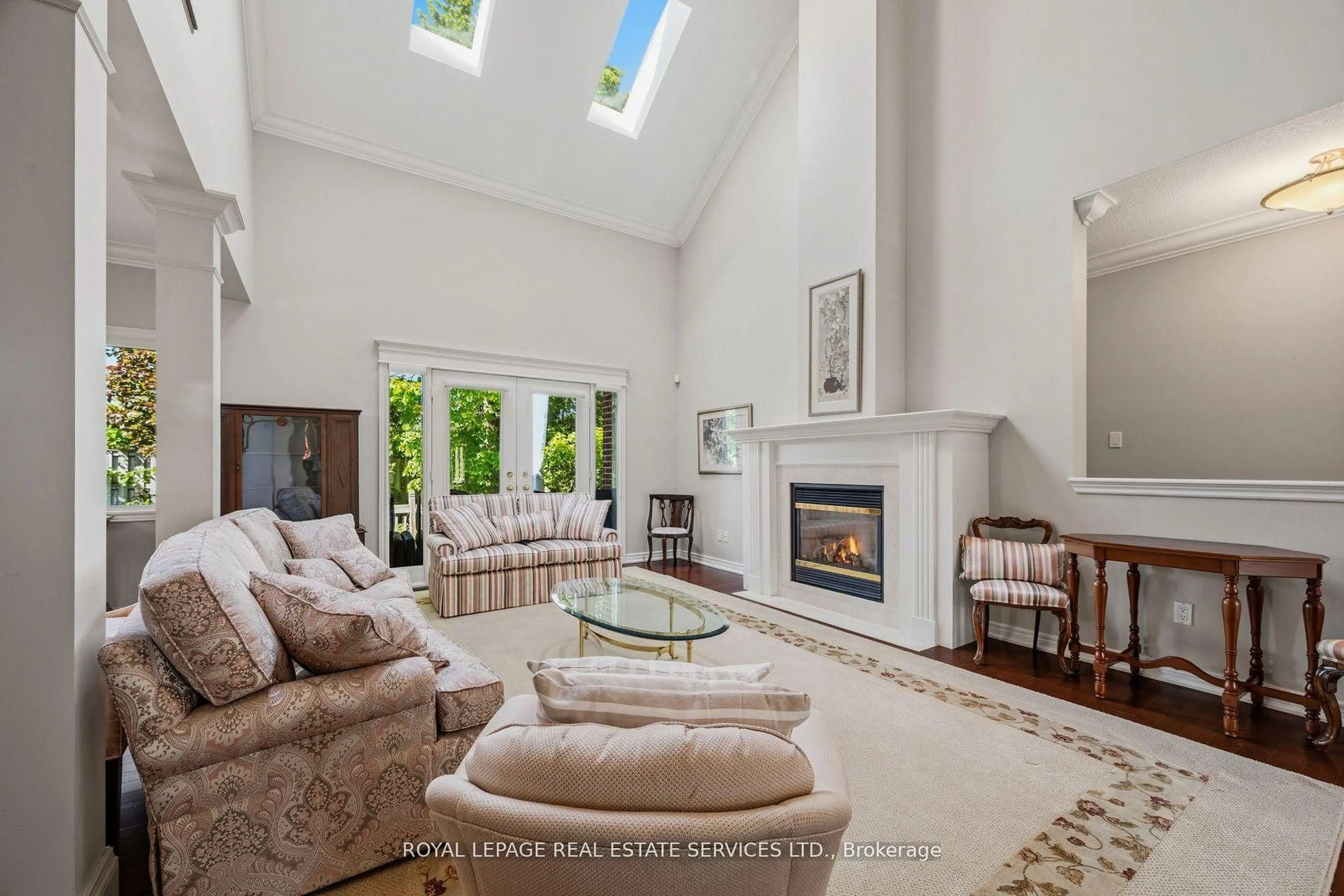 Living room with furniture, ceramic/tile floor for 2130 Dickson Rd #10, Mississauga Ontario L5B 1Y6