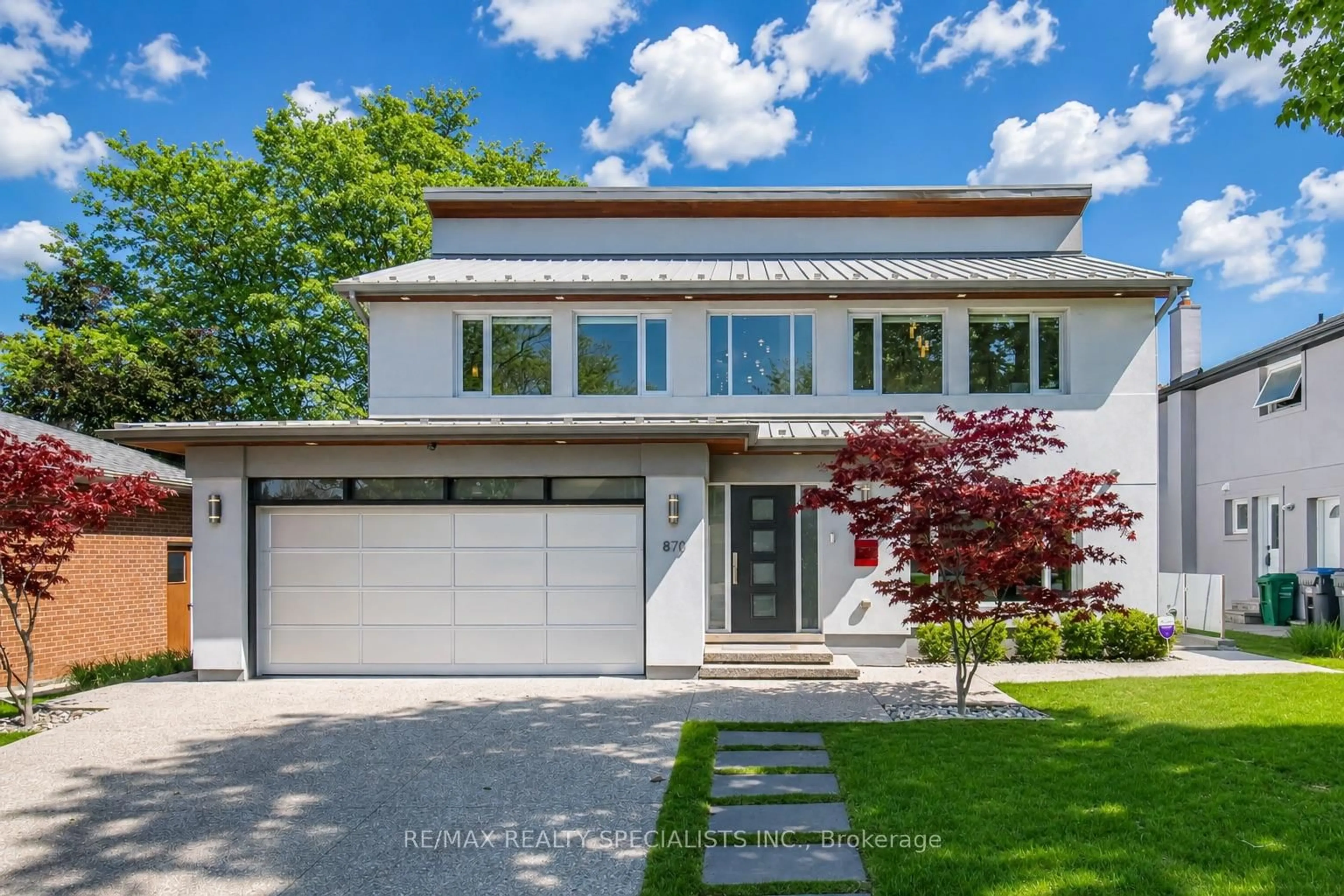 Home with brick exterior material, street for 870 Hollowtree Cres, Mississauga Ontario L4Y 2V2