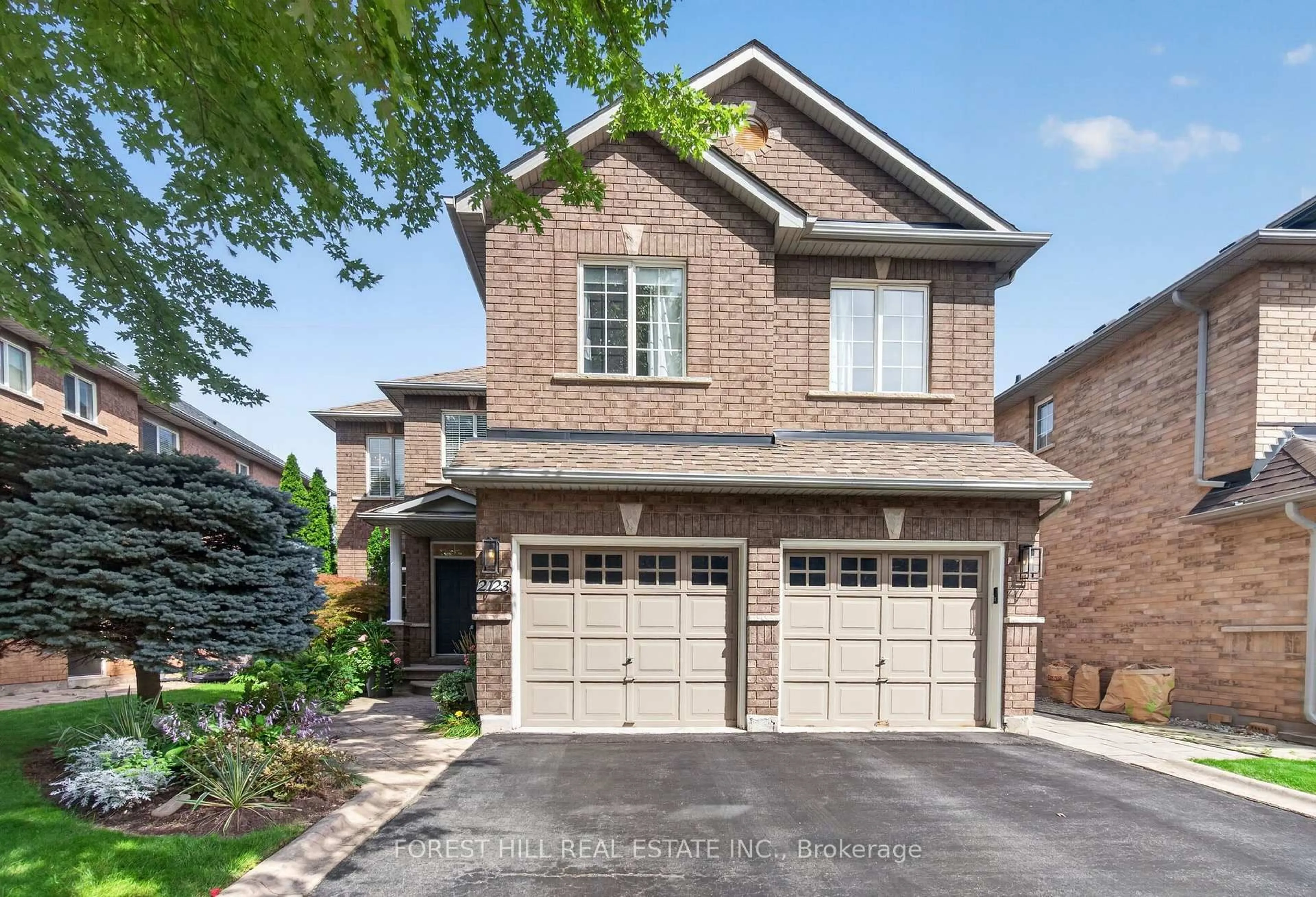 Home with brick exterior material, street for 2123 Summer Heights Tr, Oakville Ontario L6M 3V9
