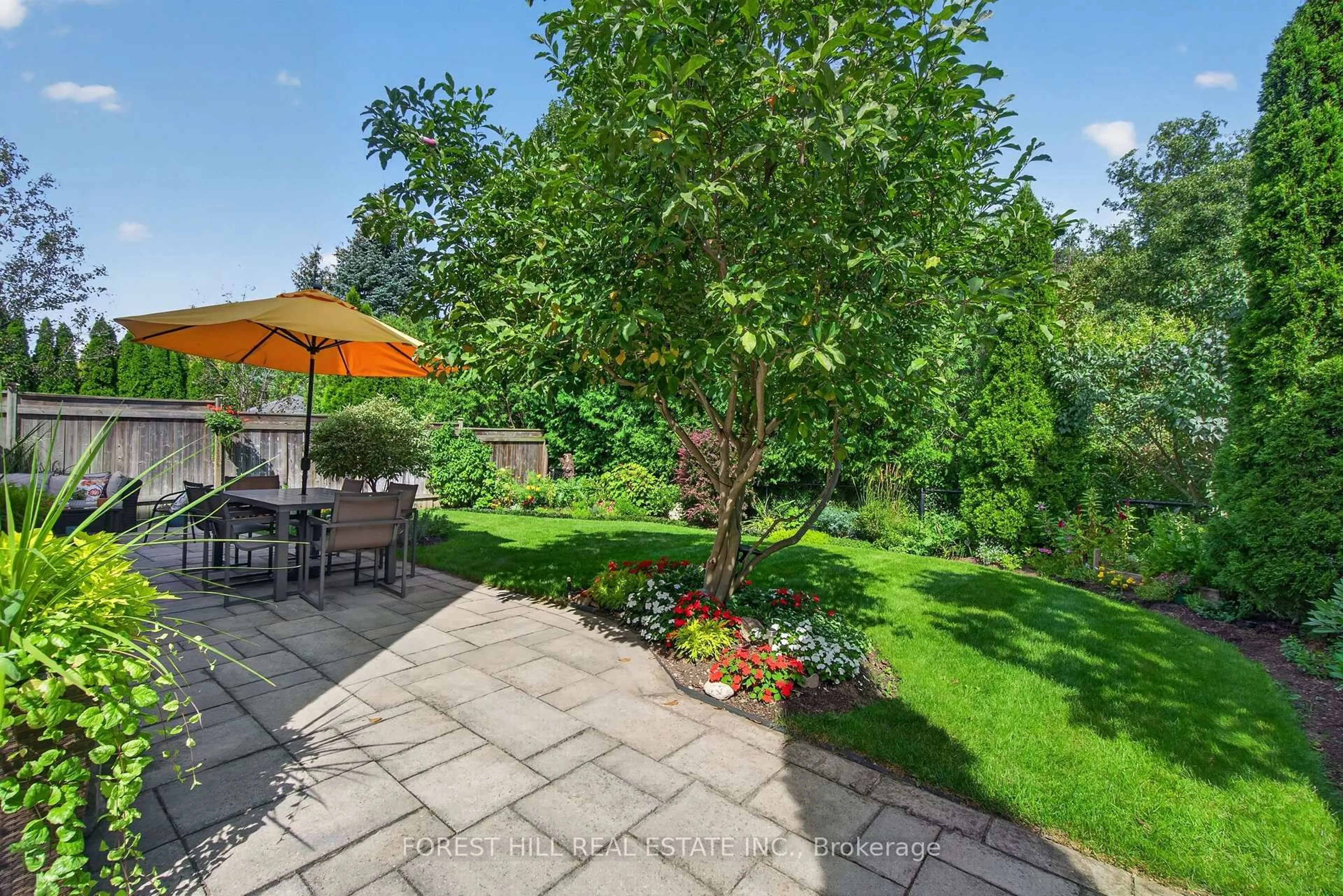 Patio, water/lake/river/ocean view for 2123 Summer Heights Tr, Oakville Ontario L6M 3V9